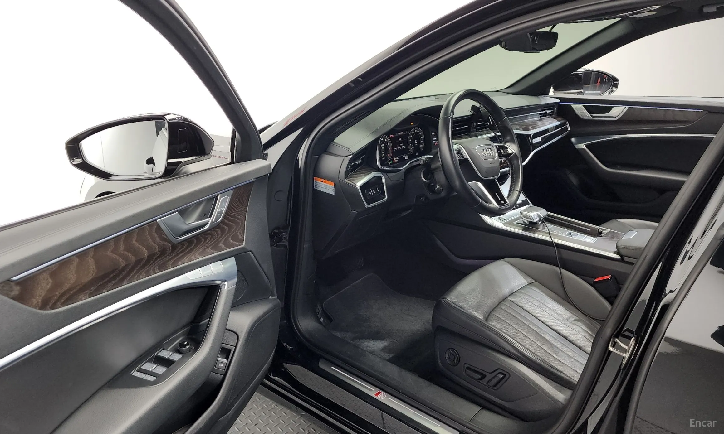 Audi A6 (C8) превью 10