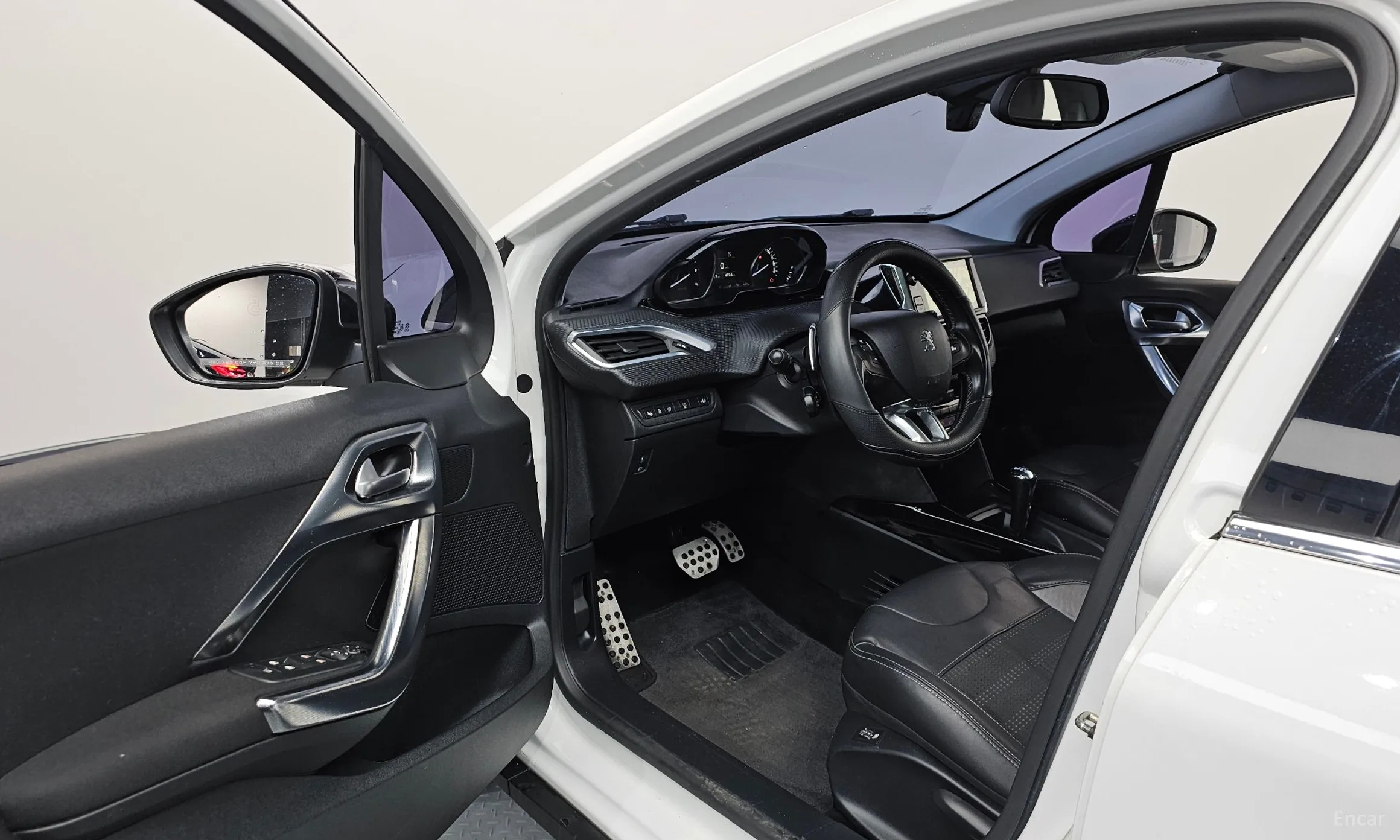 Peugeot 2008. превью 10