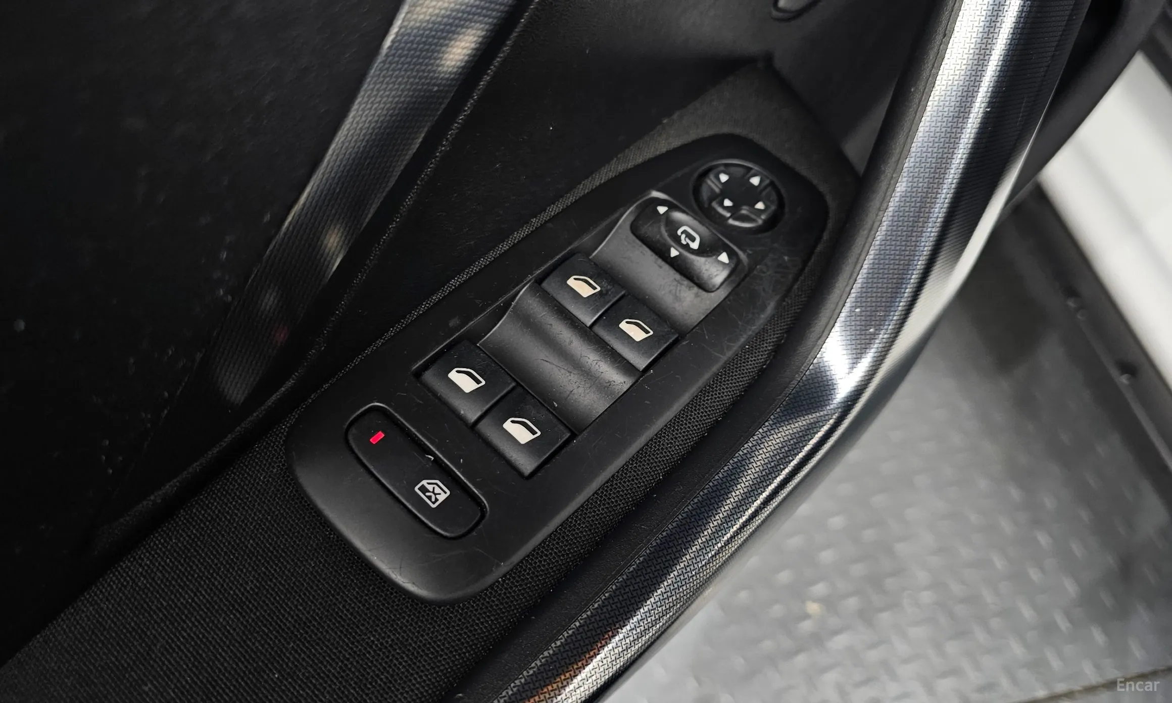 Peugeot 2008. превью 16