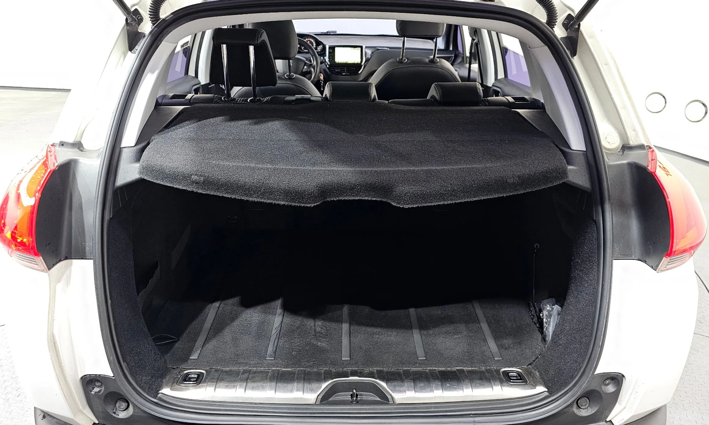 Peugeot 2008. превью 20