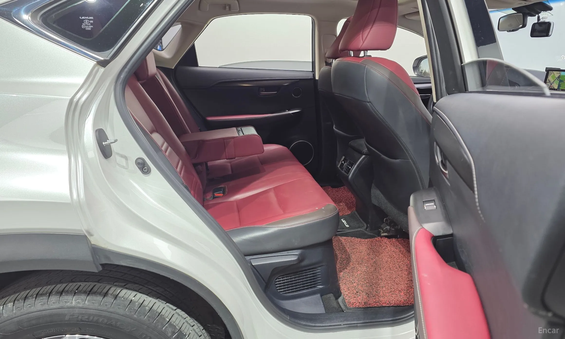 Lexus NX300h превью 12