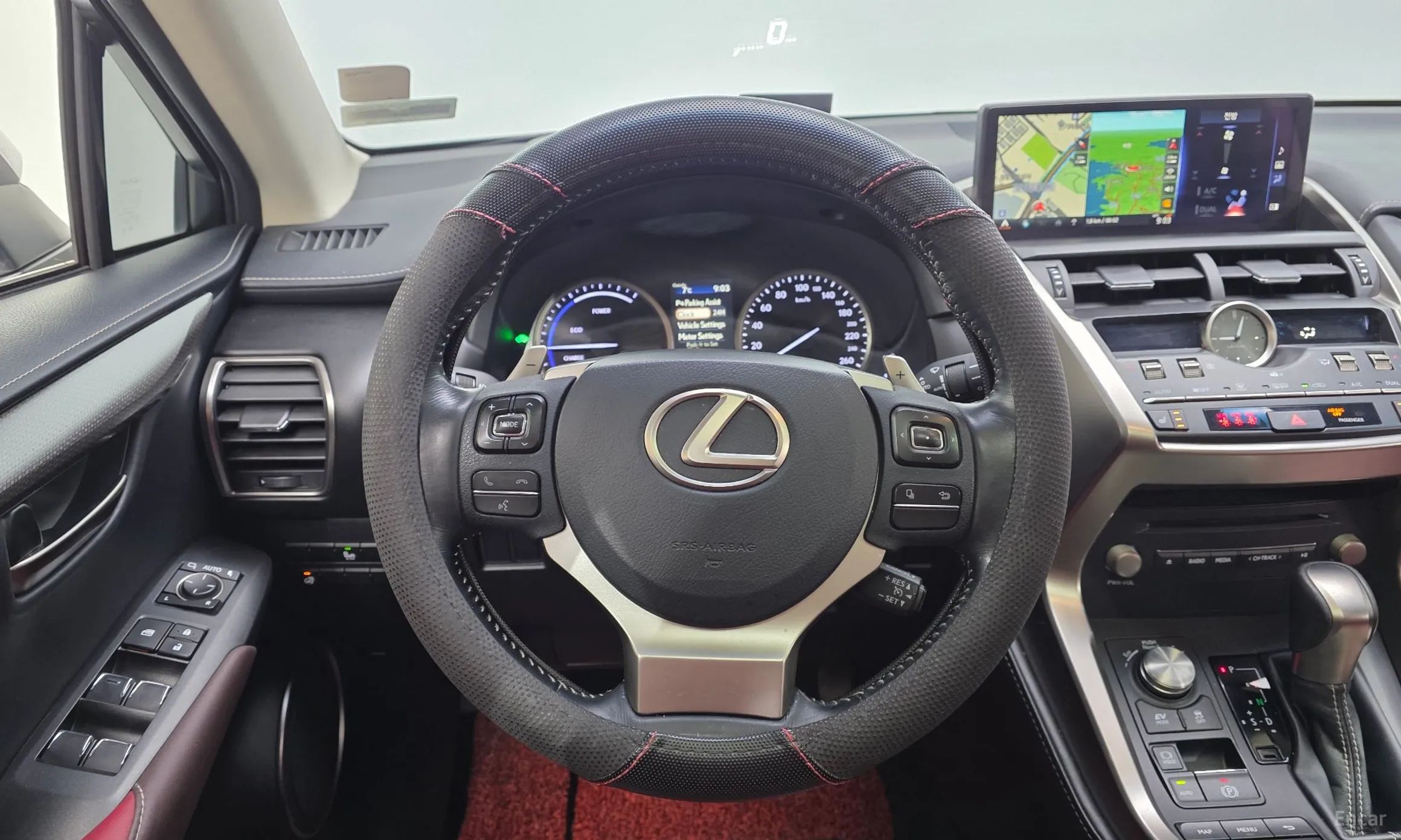 Lexus NX300h превью 13