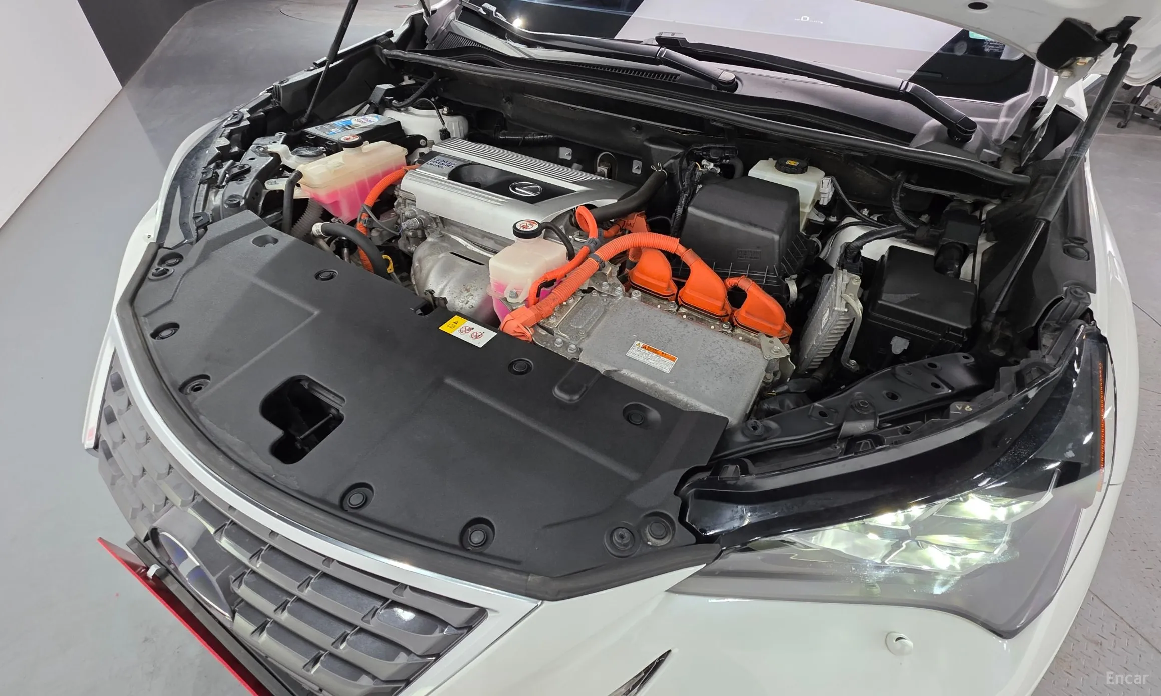 Lexus NX300h превью 6