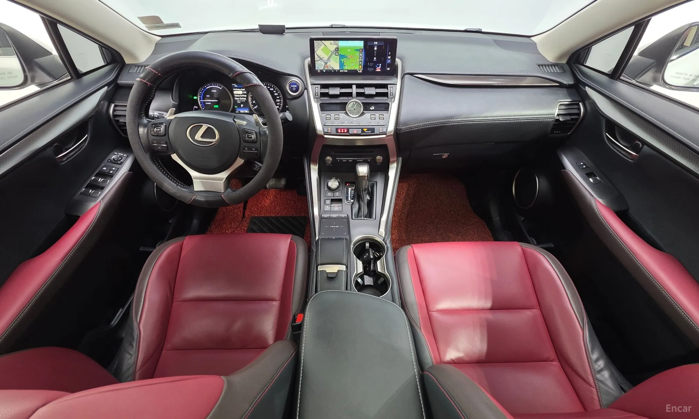 Lexus NX300h превью 7