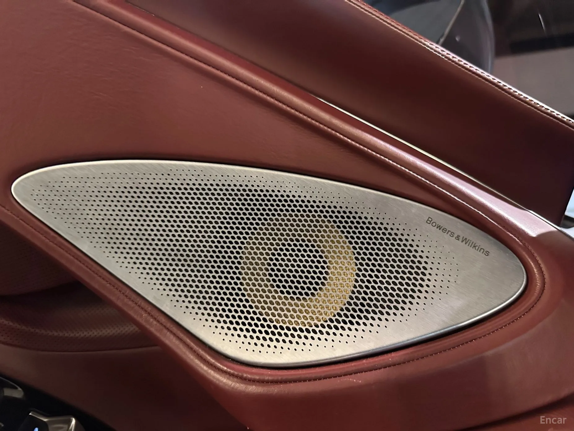 McLaren GT превью 13