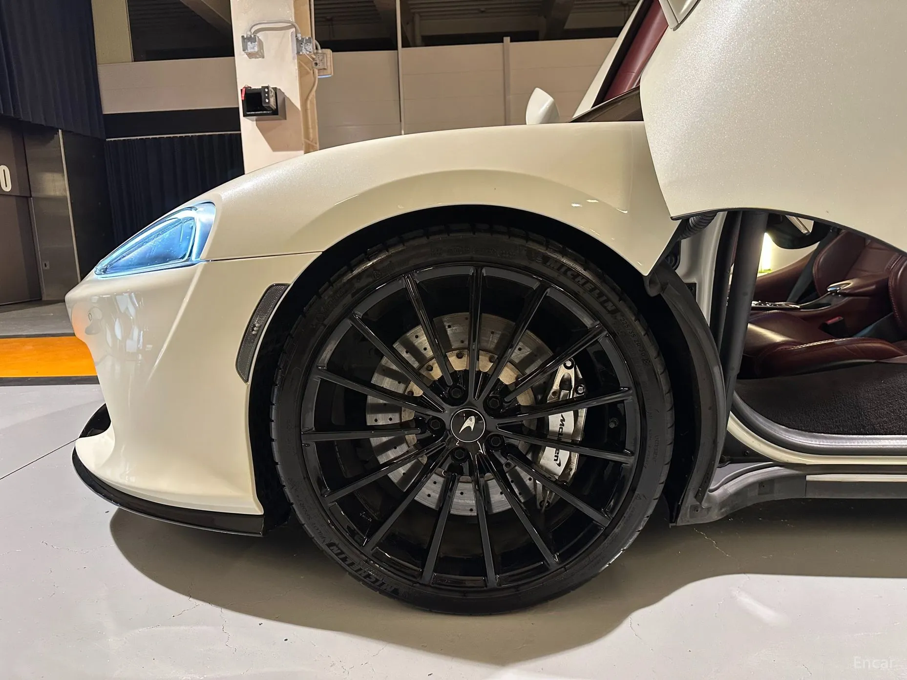 McLaren GT превью 7