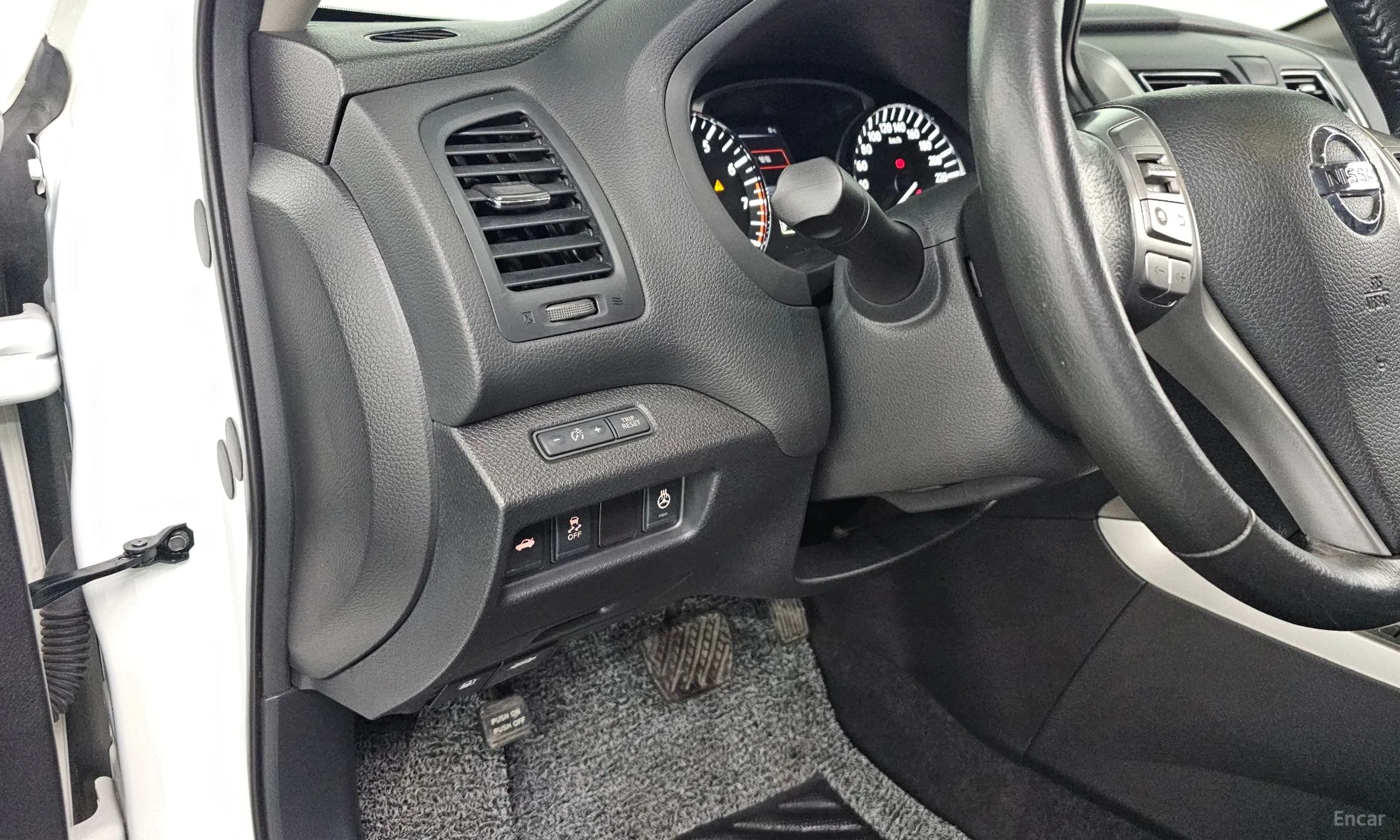 Nissan Altima превью 13