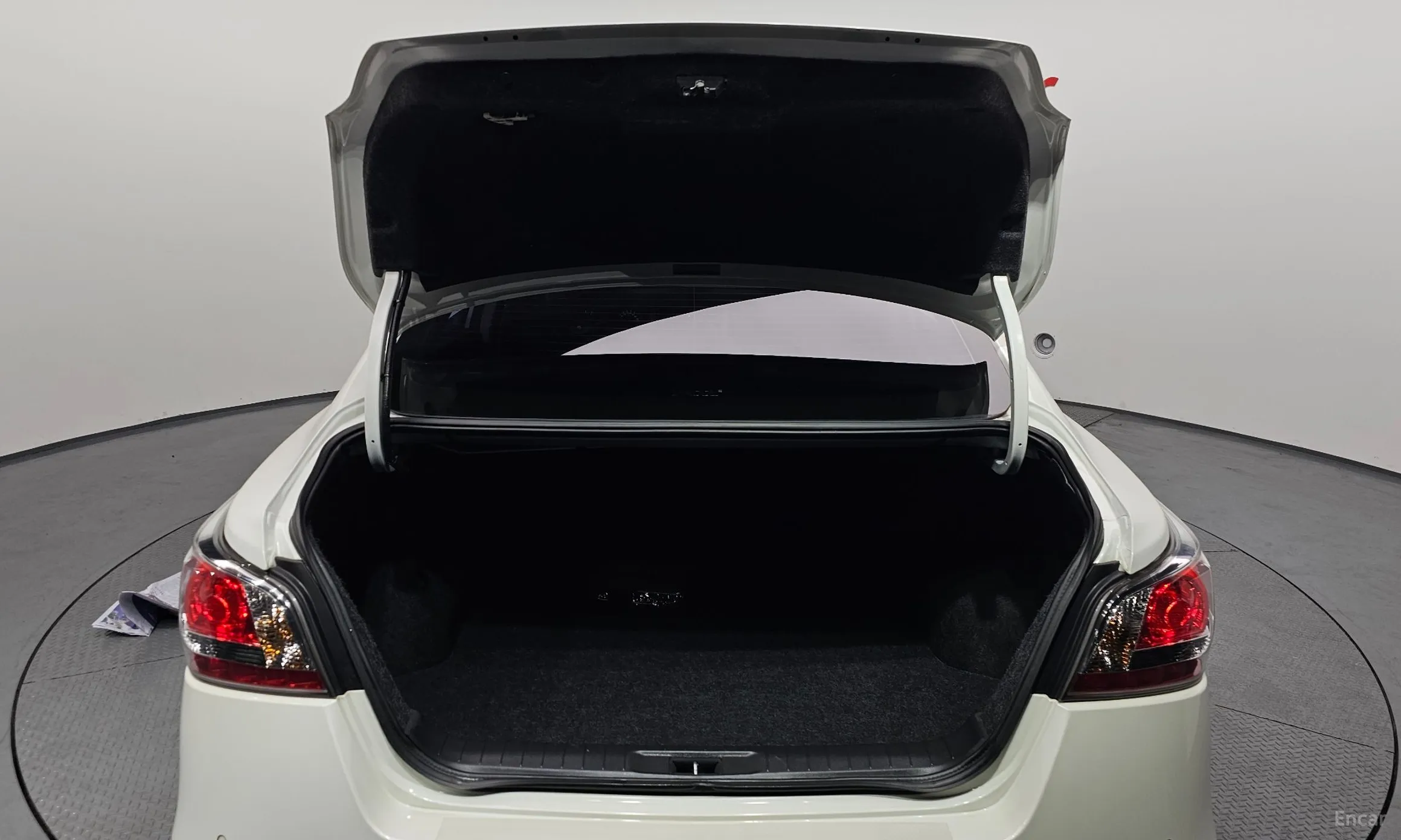 Nissan Altima превью 20