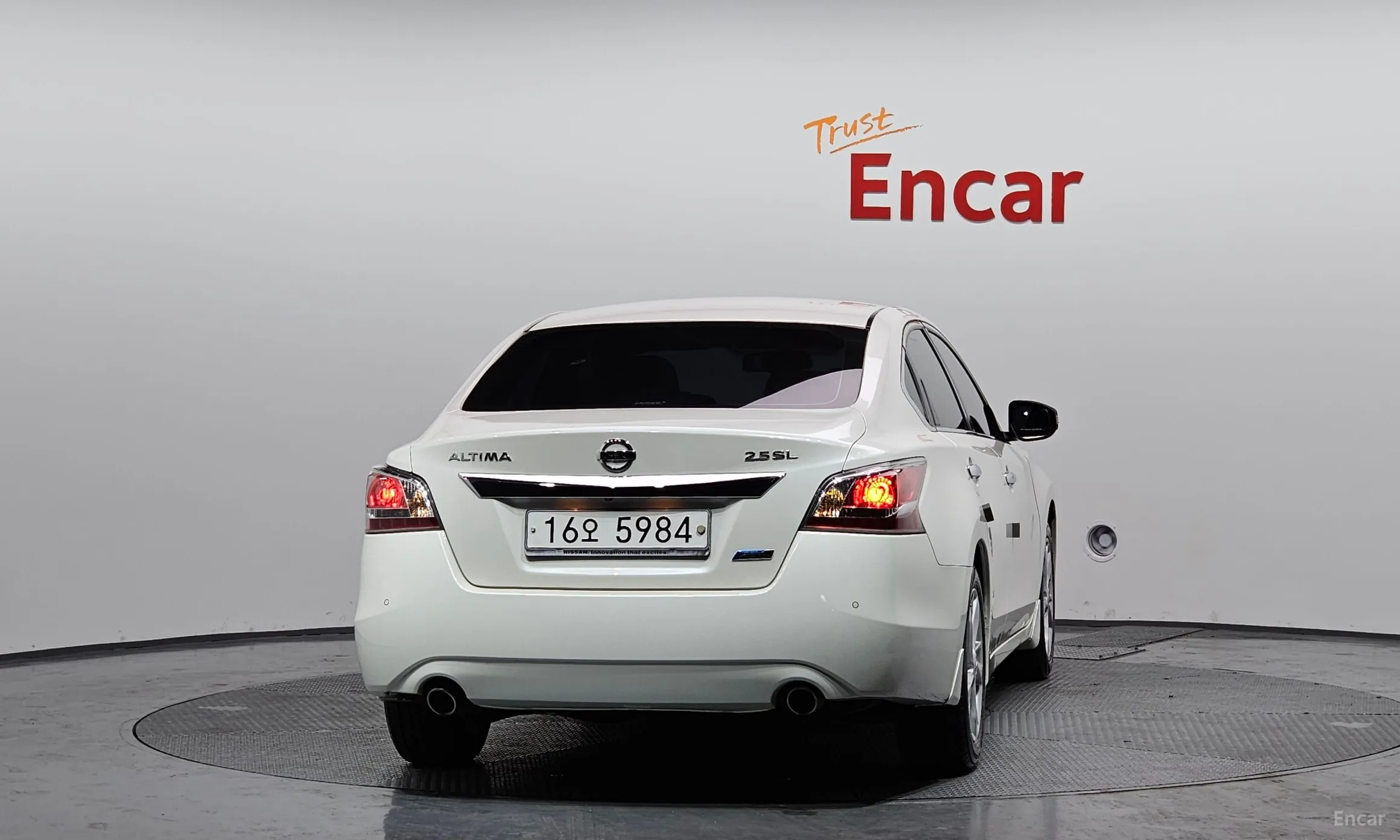 Nissan Altima превью 4