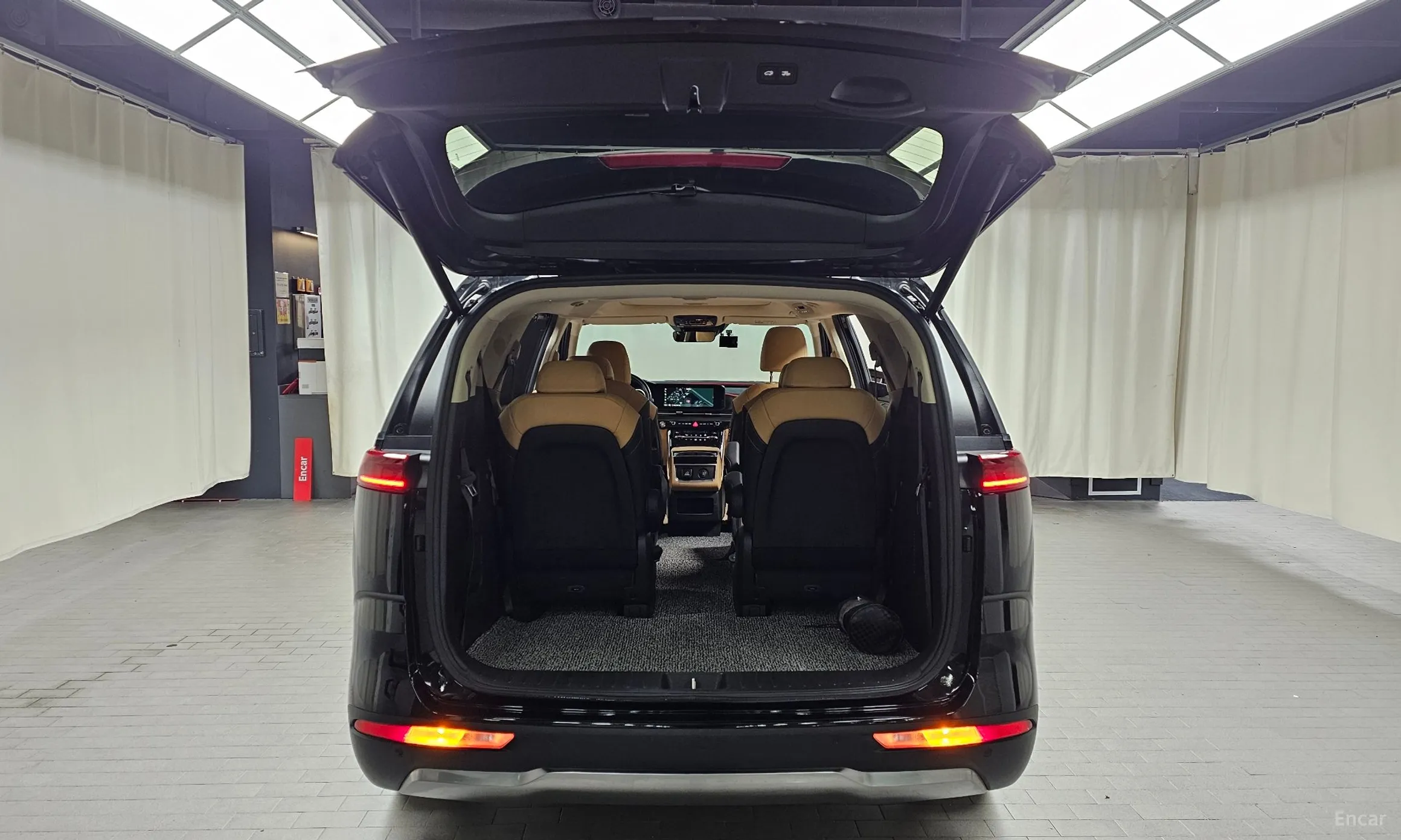 Kia Carnival Gen 4 превью 20