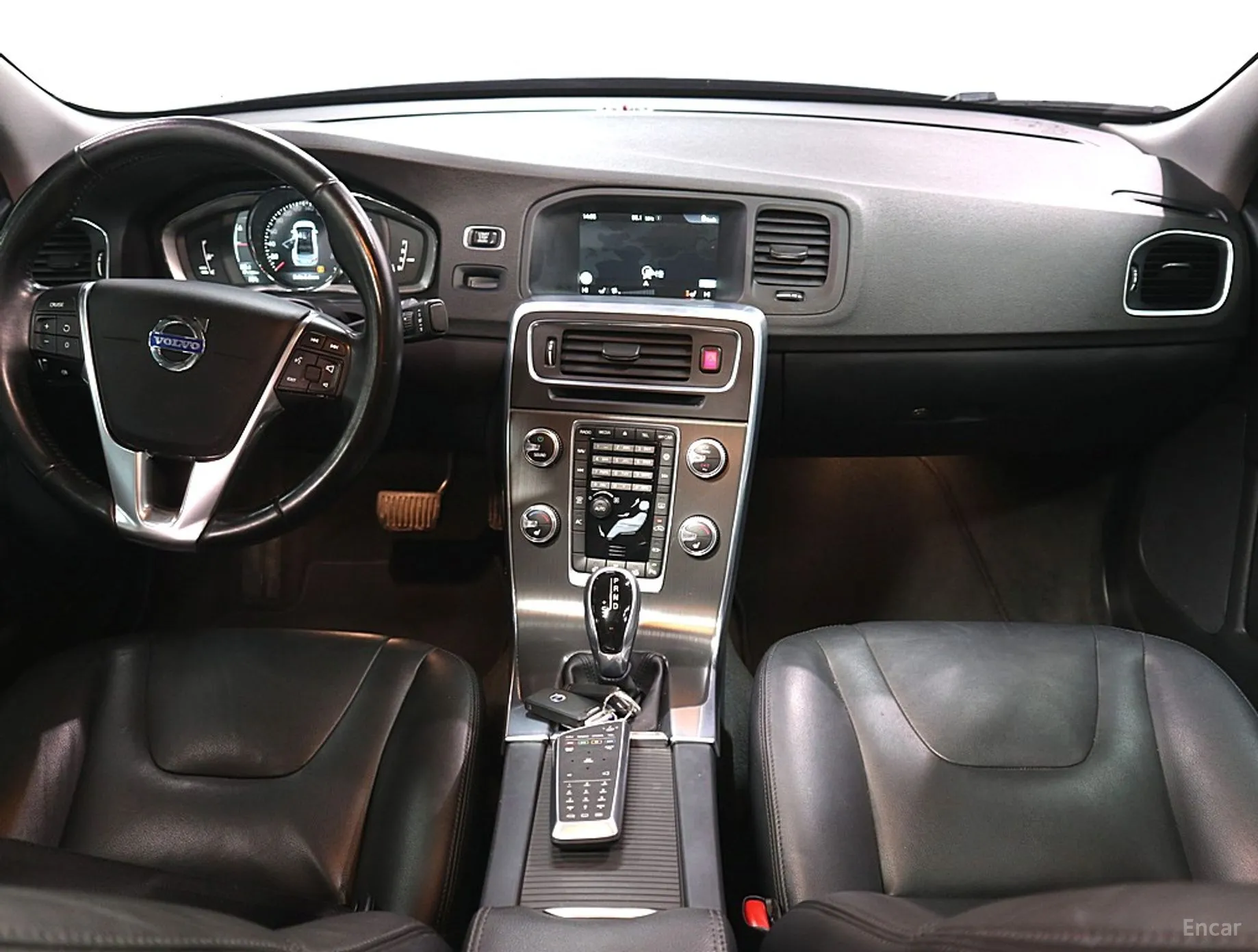 Volvo S60 превью 11