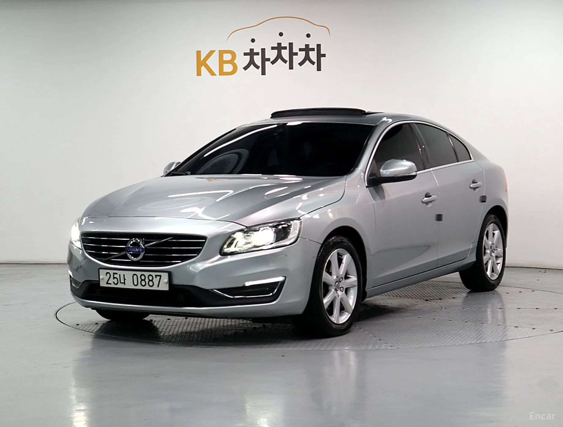 Volvo S60 превью 3