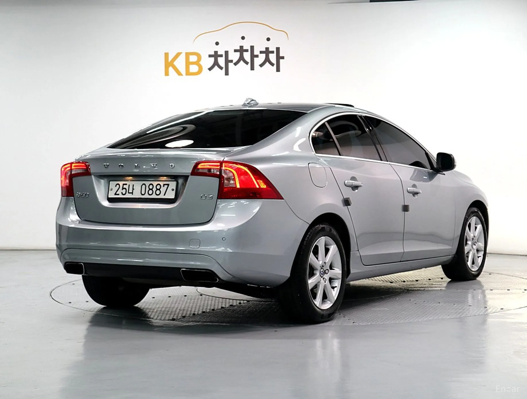 Volvo S60 превью 4