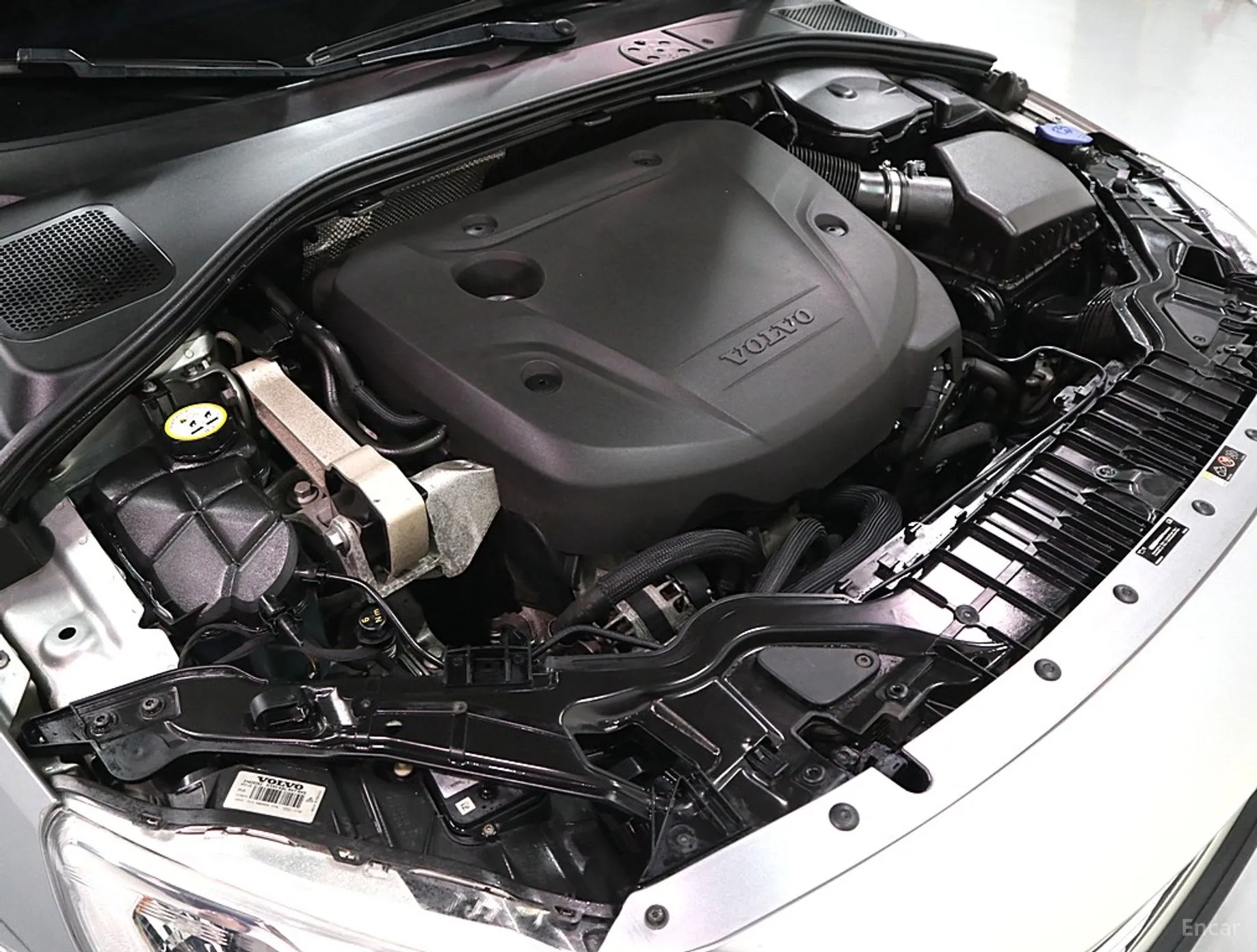 Volvo S60 превью 6