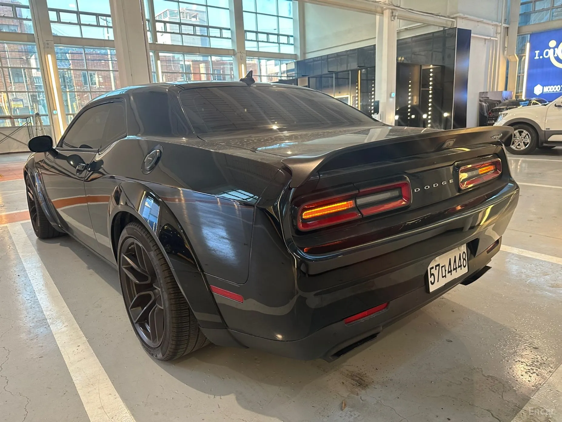 Dodge Challenger превью 3