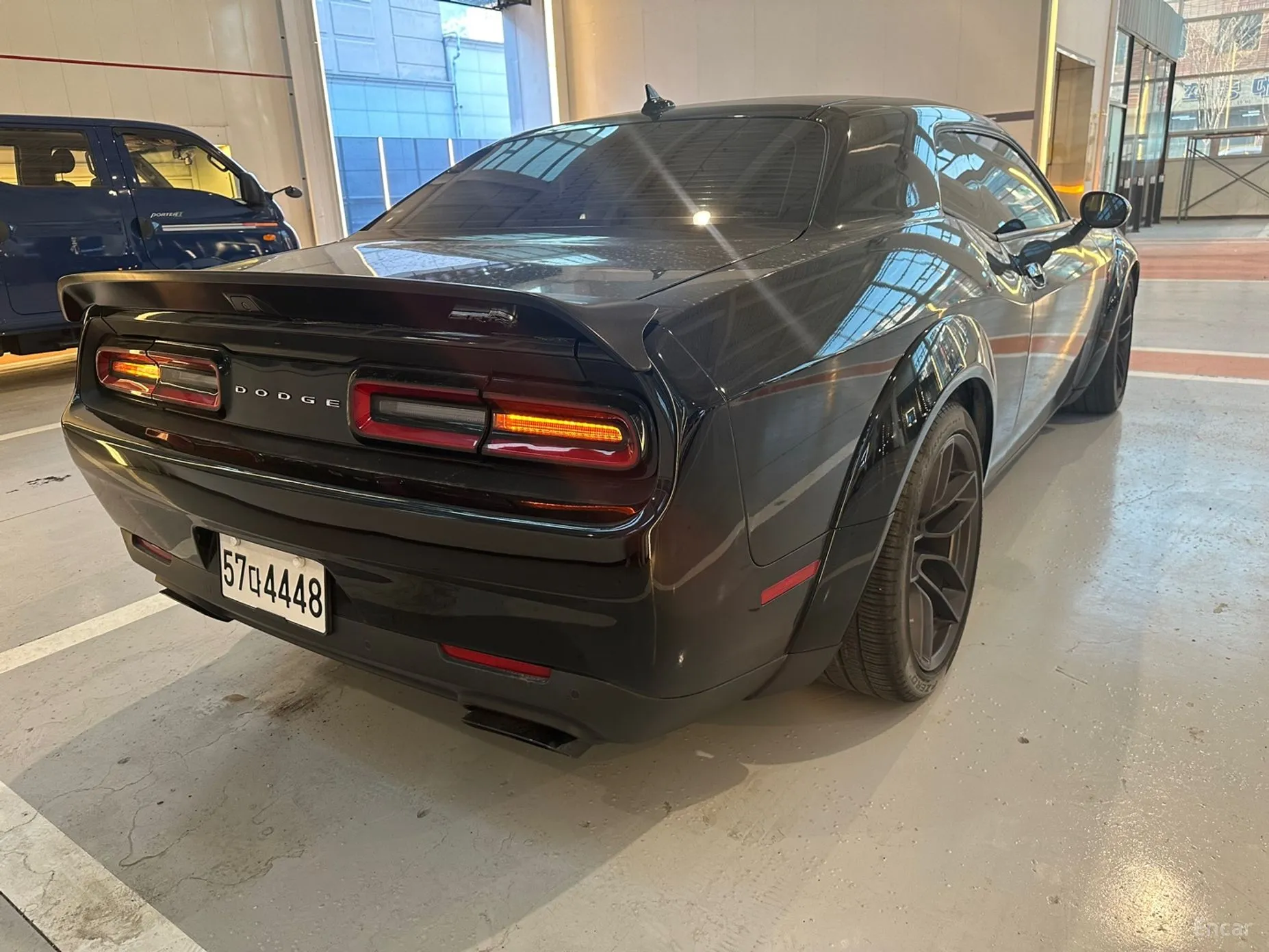 Dodge Challenger превью 4