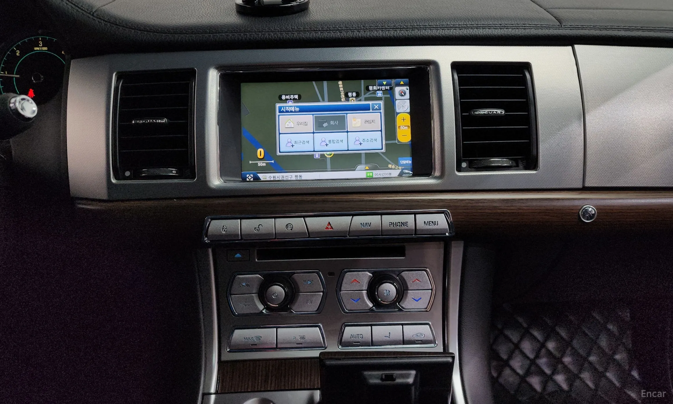 Jaguar New XF превью 16