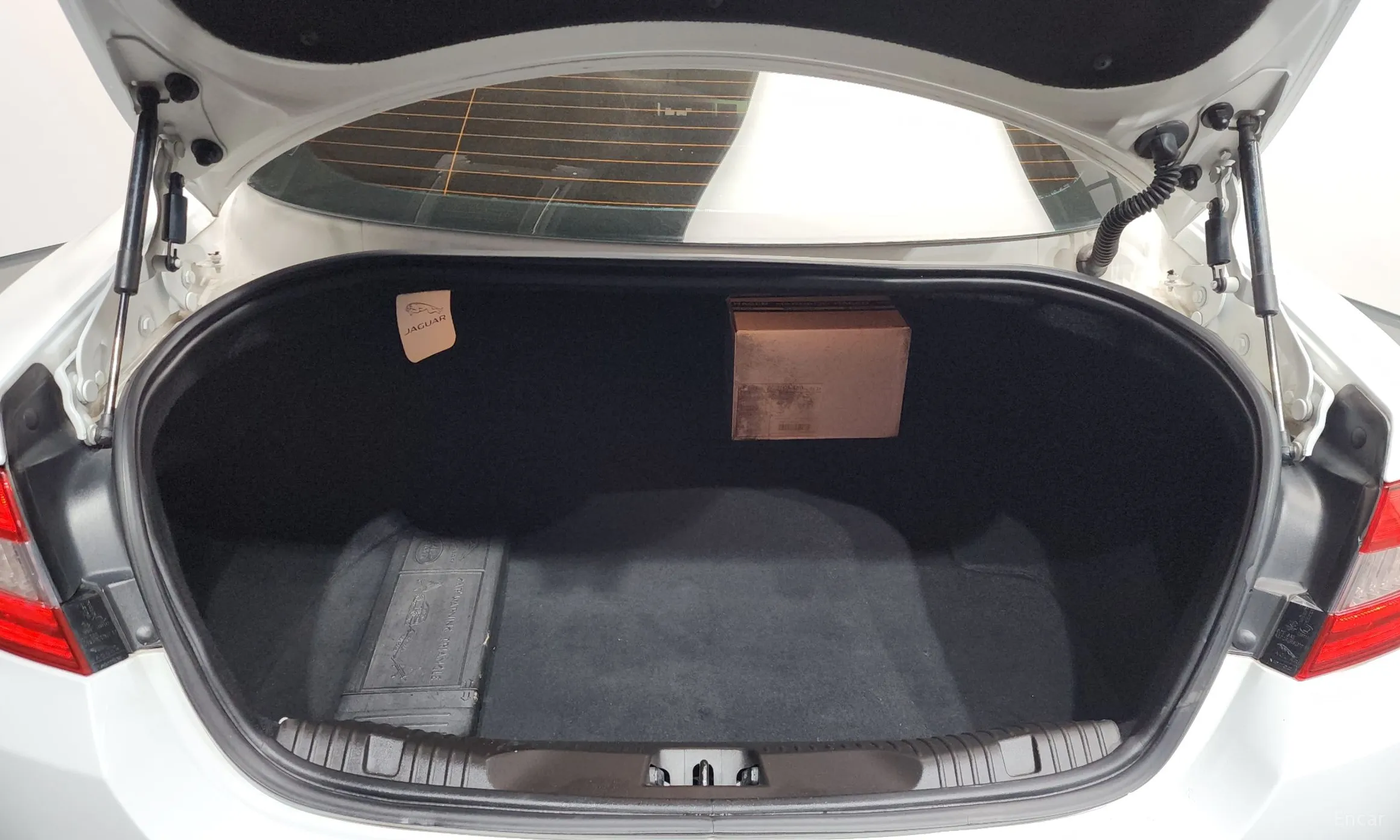 Jaguar New XF превью 20