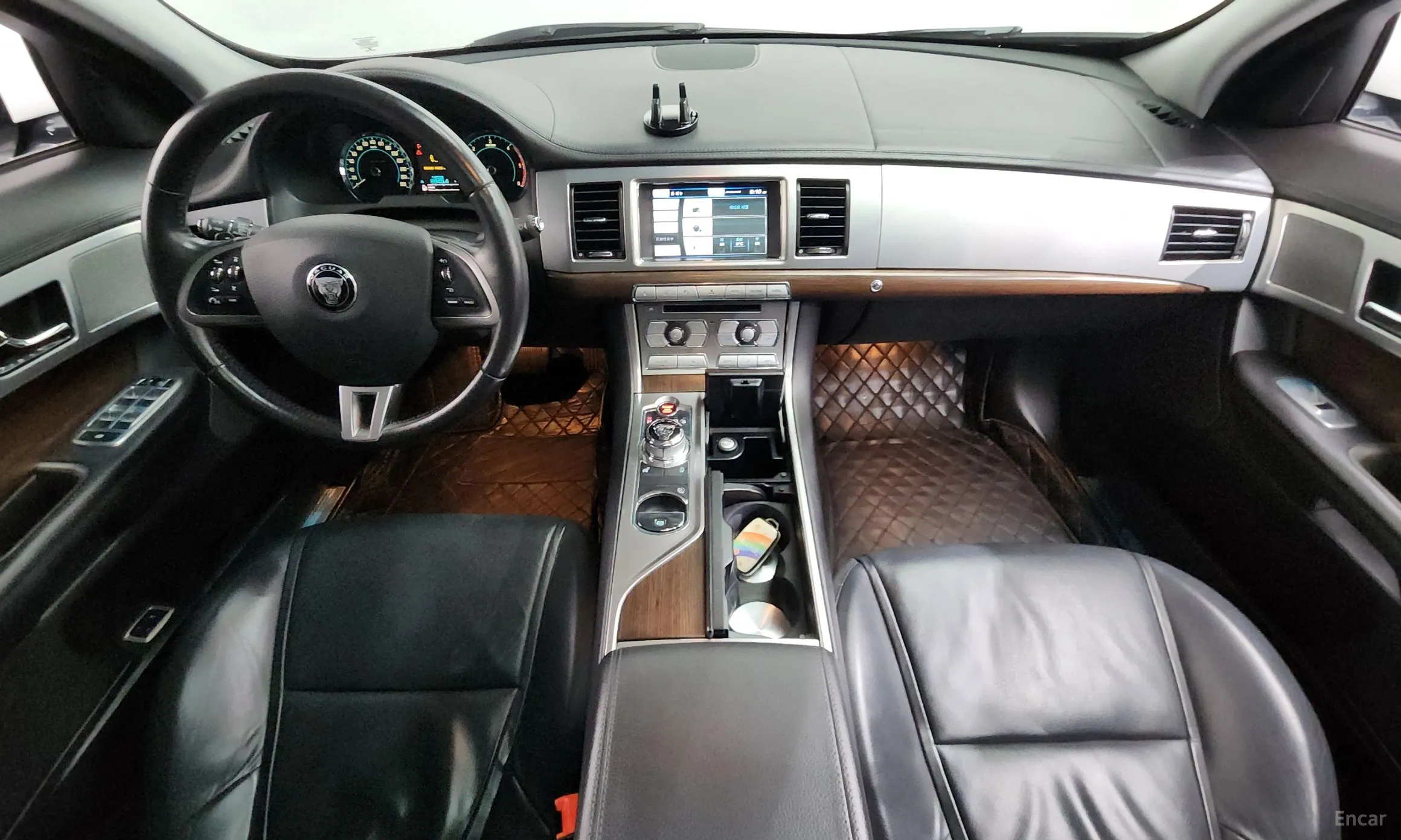 Jaguar New XF превью 7