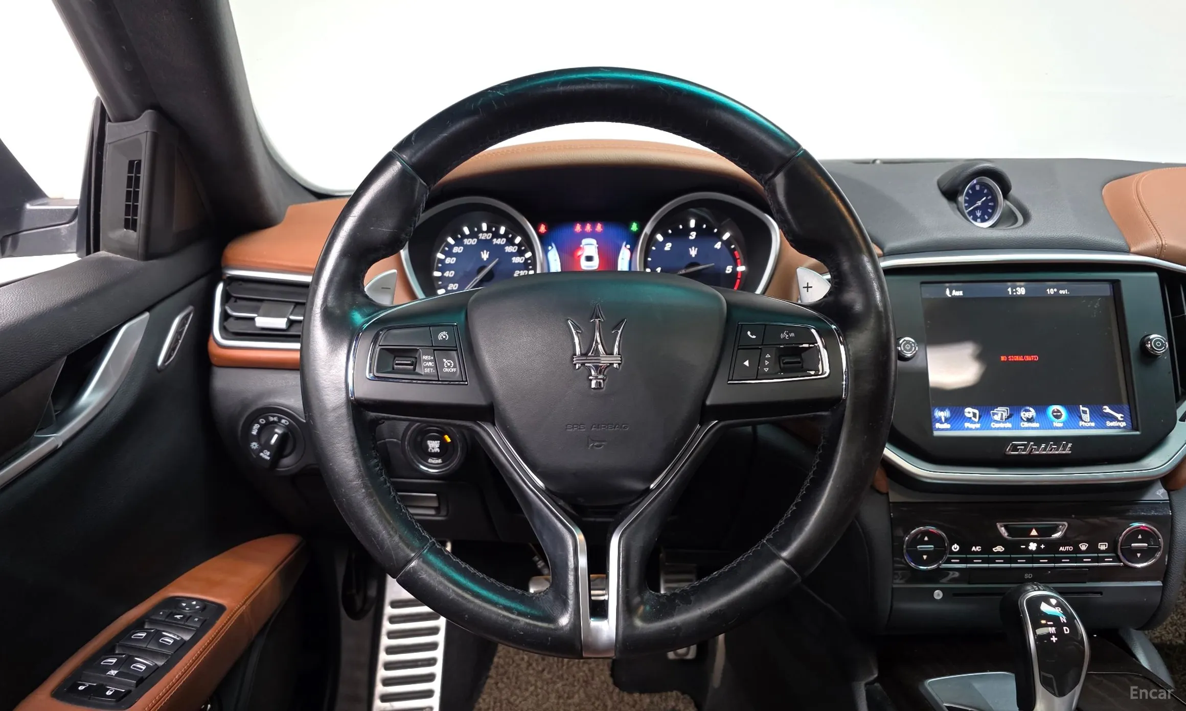 Maserati Ghibli превью 13