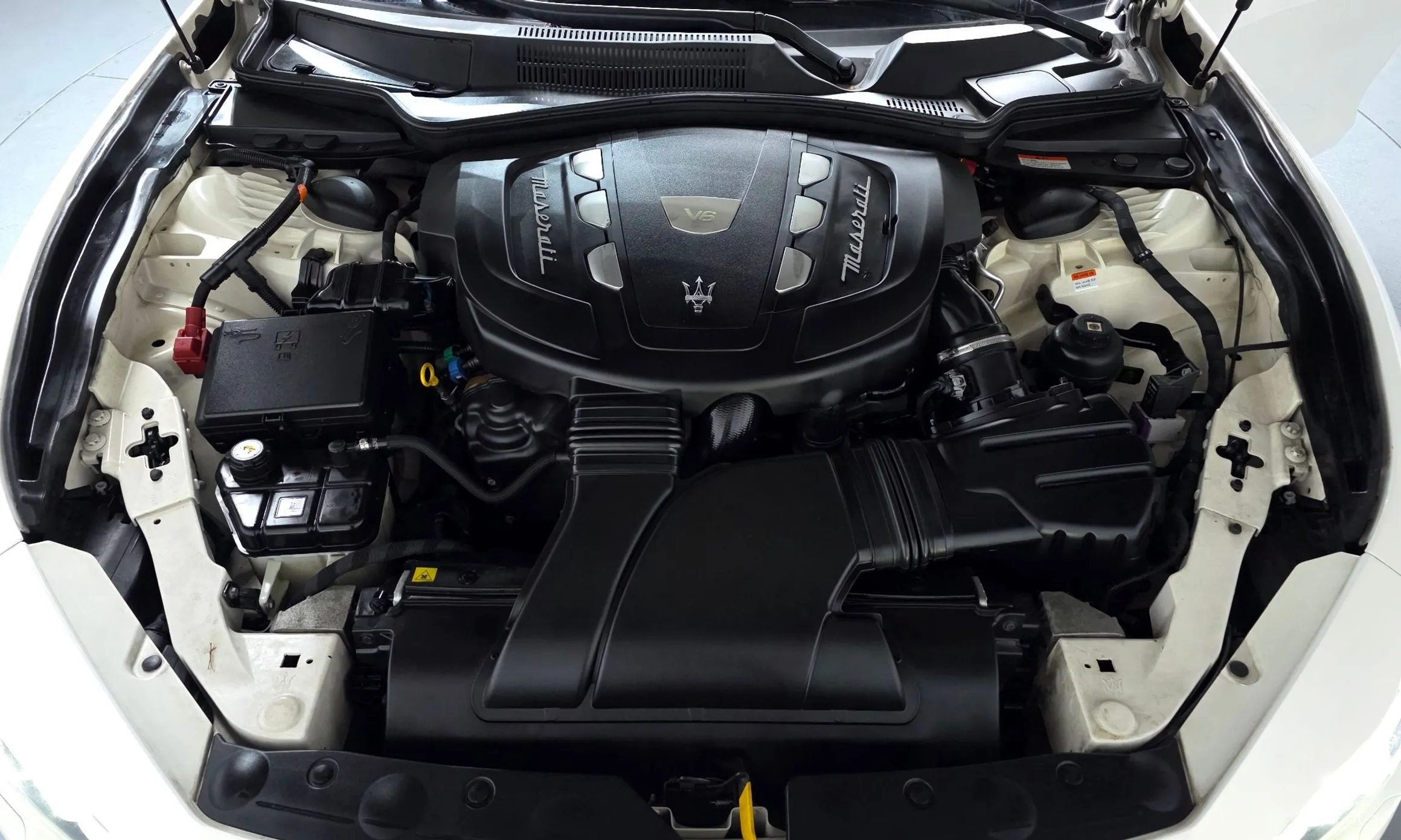 Maserati Ghibli превью 6