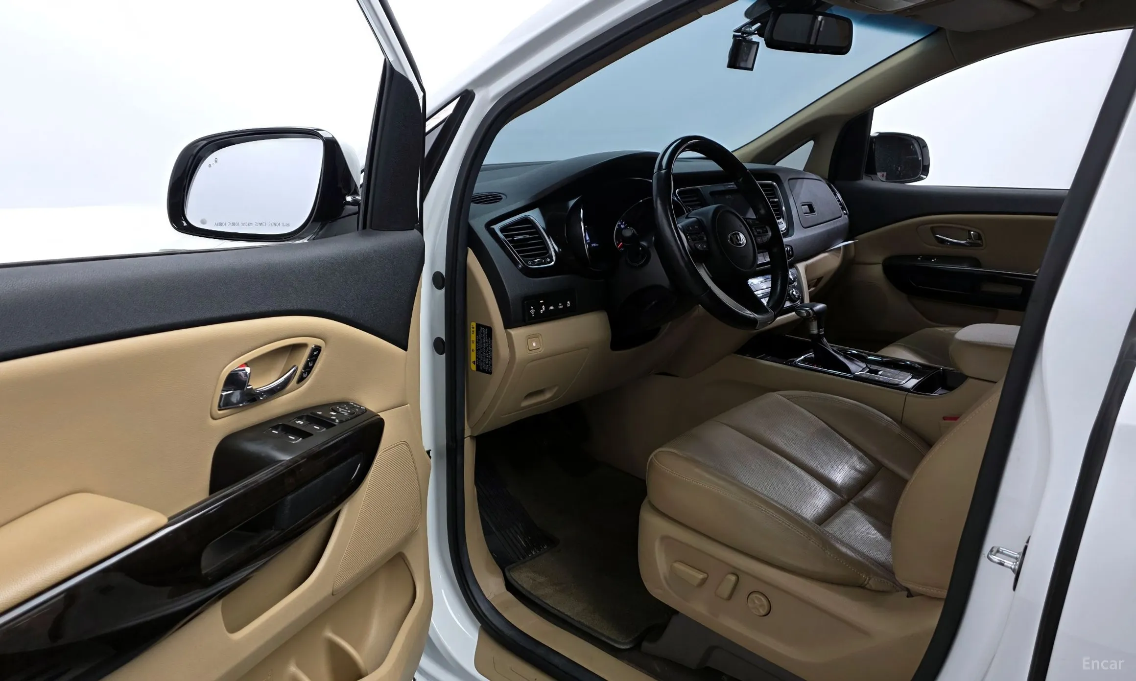 Kia Carnival превью 10
