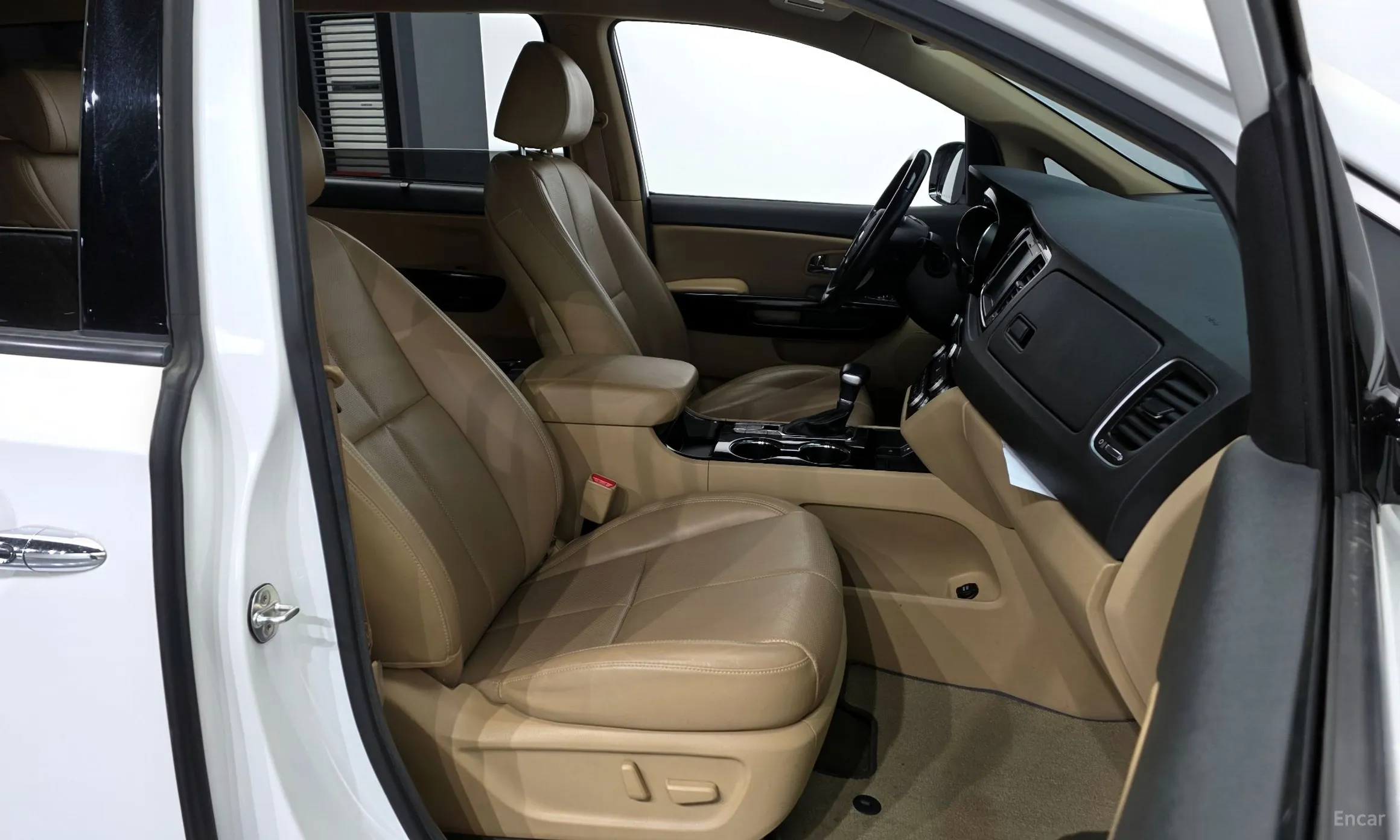 Kia Carnival превью 11
