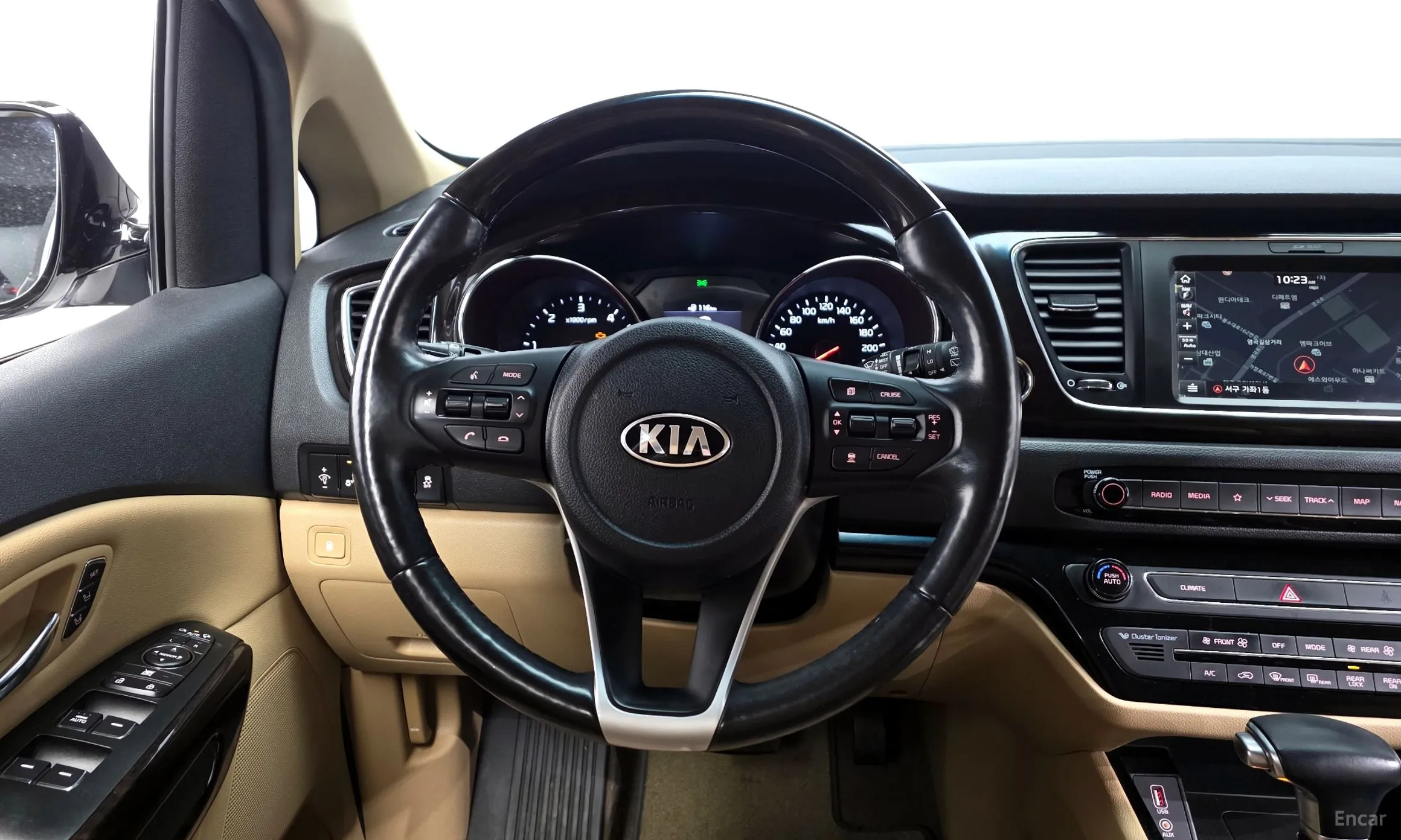 Kia Carnival превью 13