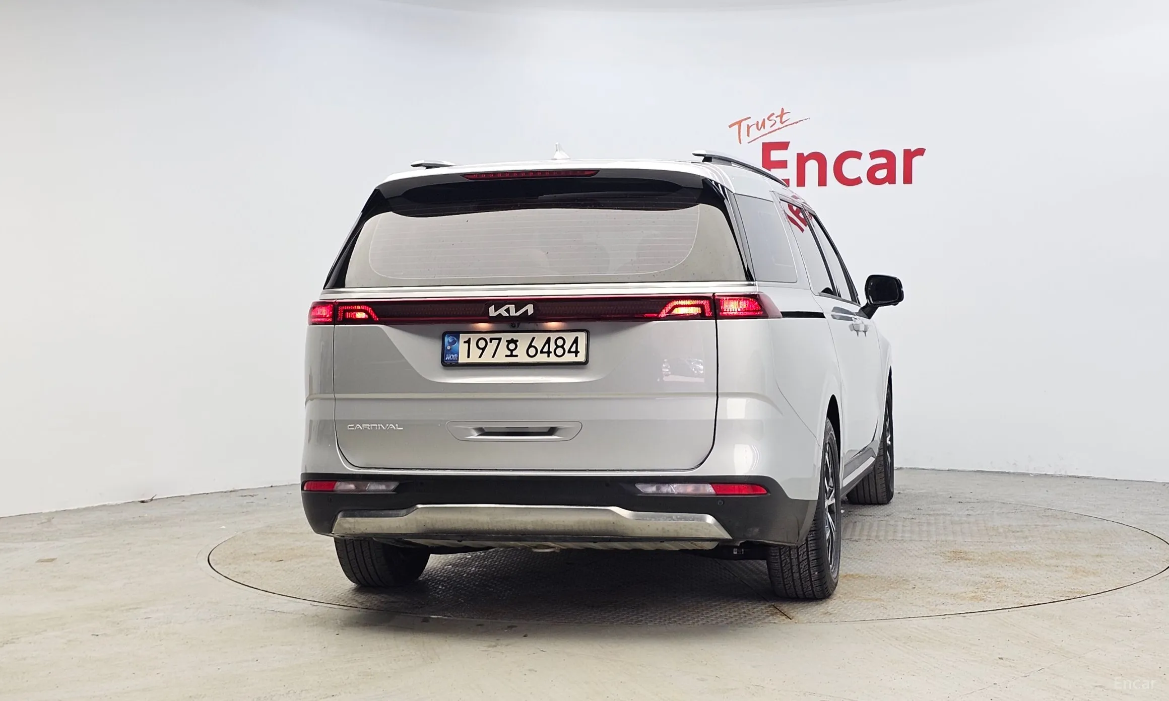 Kia Carnival Gen 4 превью 4