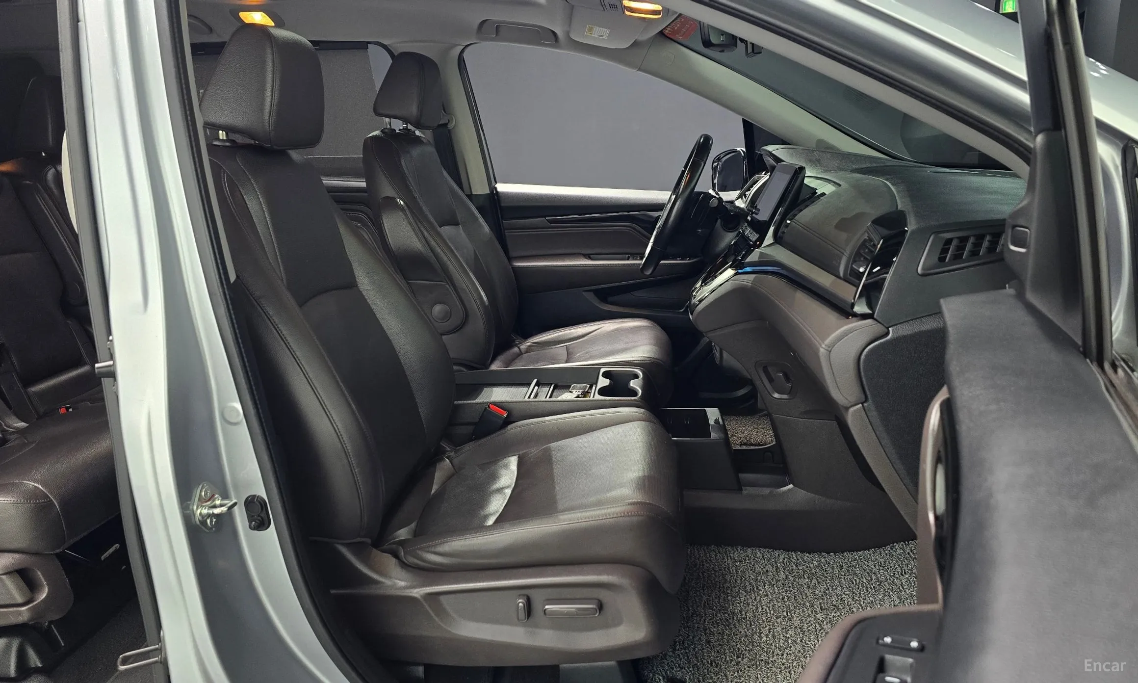 Honda Odyssey превью 10