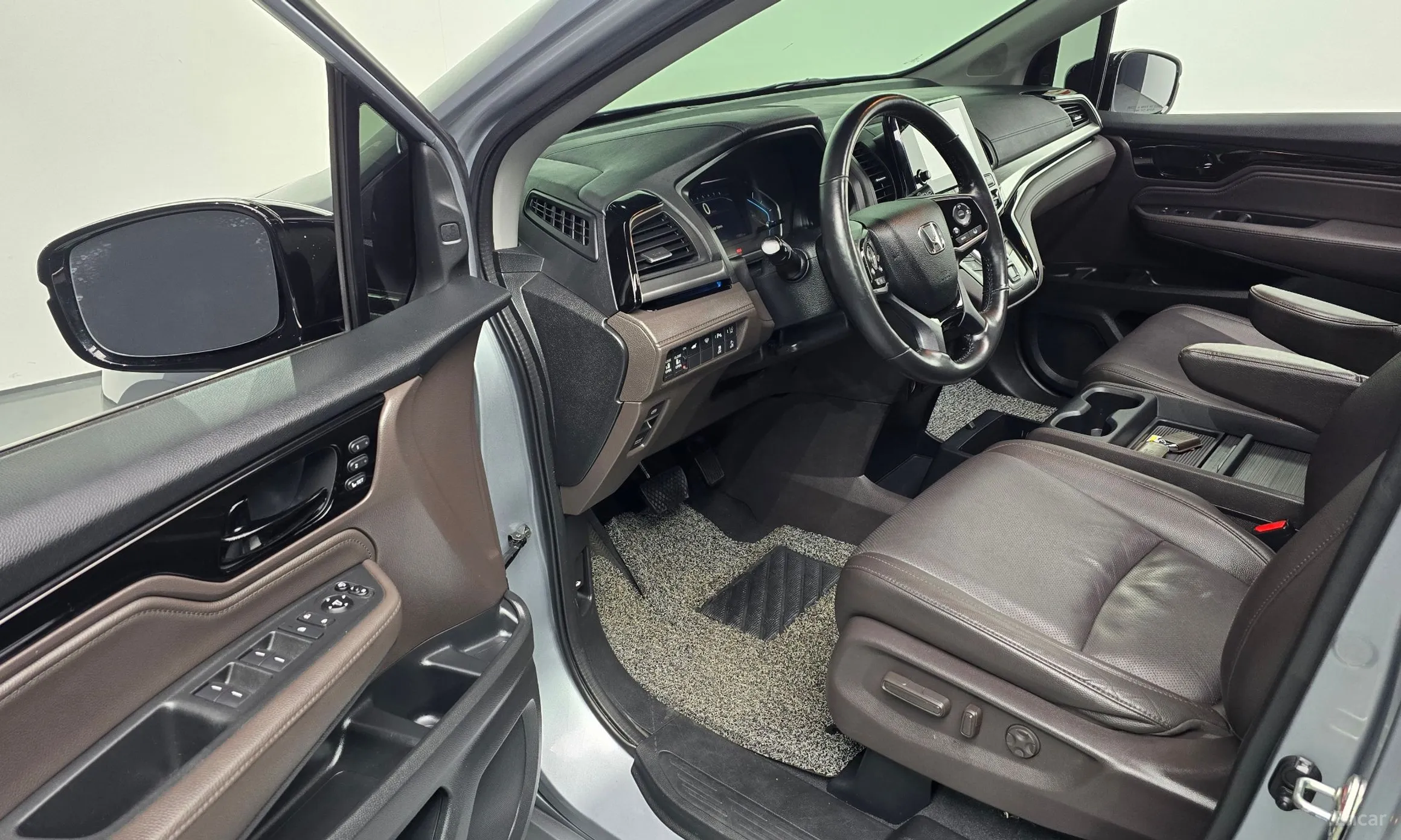 Honda Odyssey превью 11