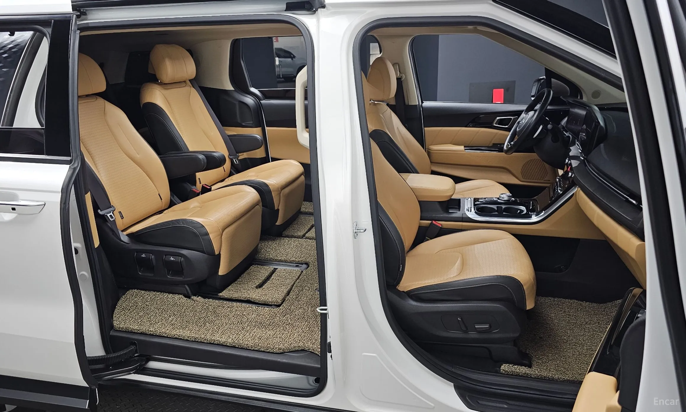 Kia Carnival Gen 4 превью 12