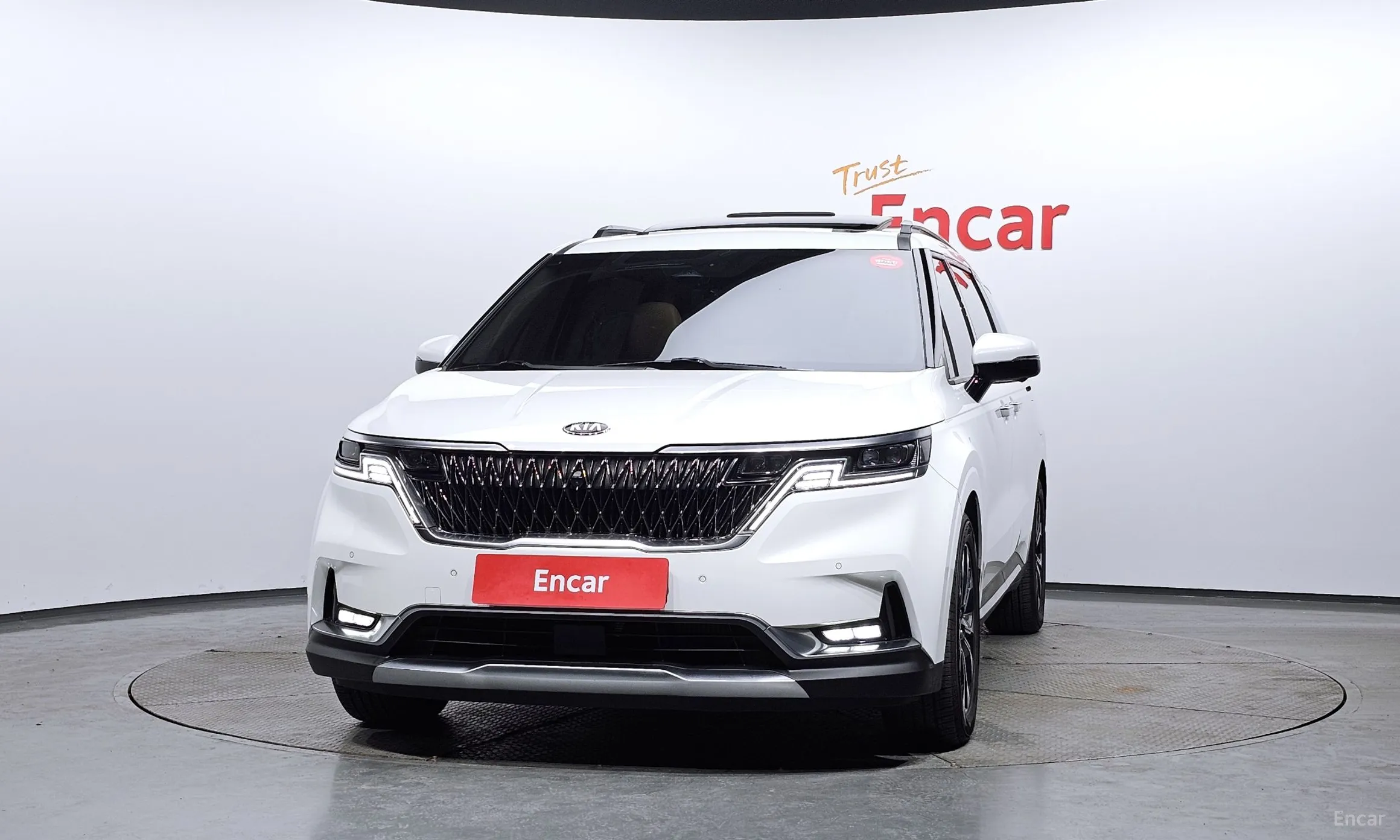 Kia Carnival Gen 4 превью 3