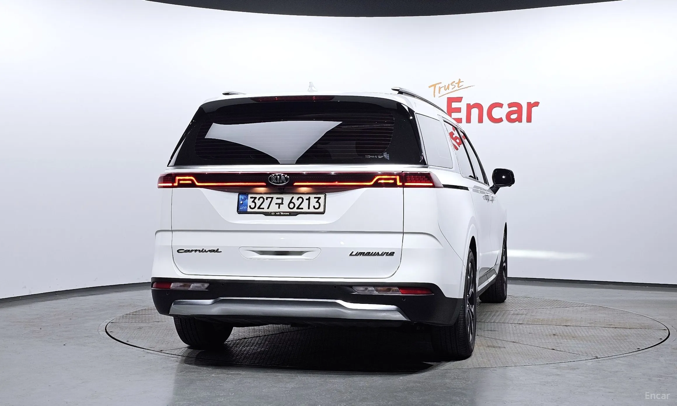 Kia Carnival Gen 4 превью 4