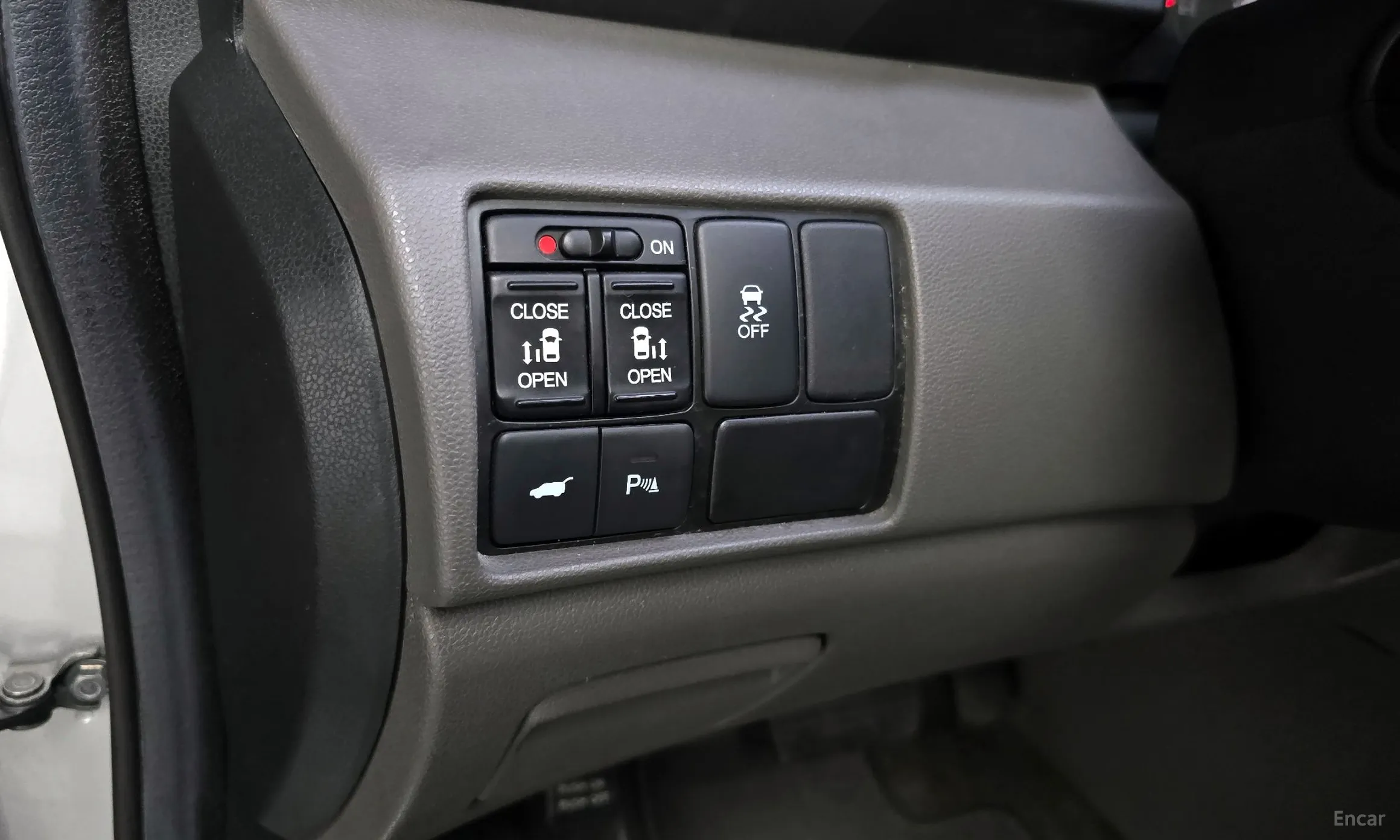 Honda Odyssey превью 17