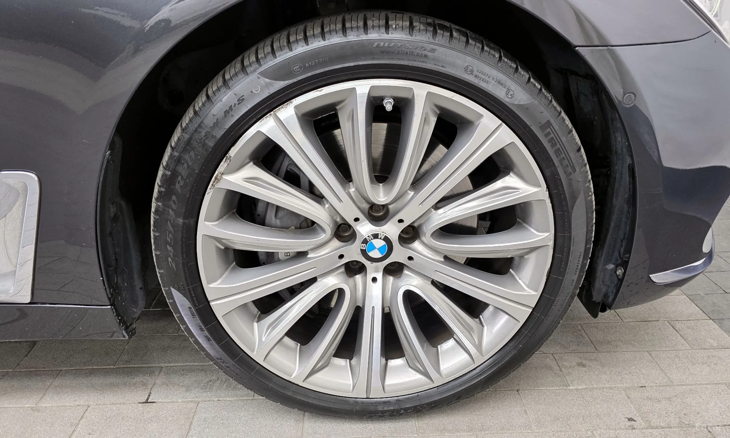 BMW 7 Series (G11) превью 5