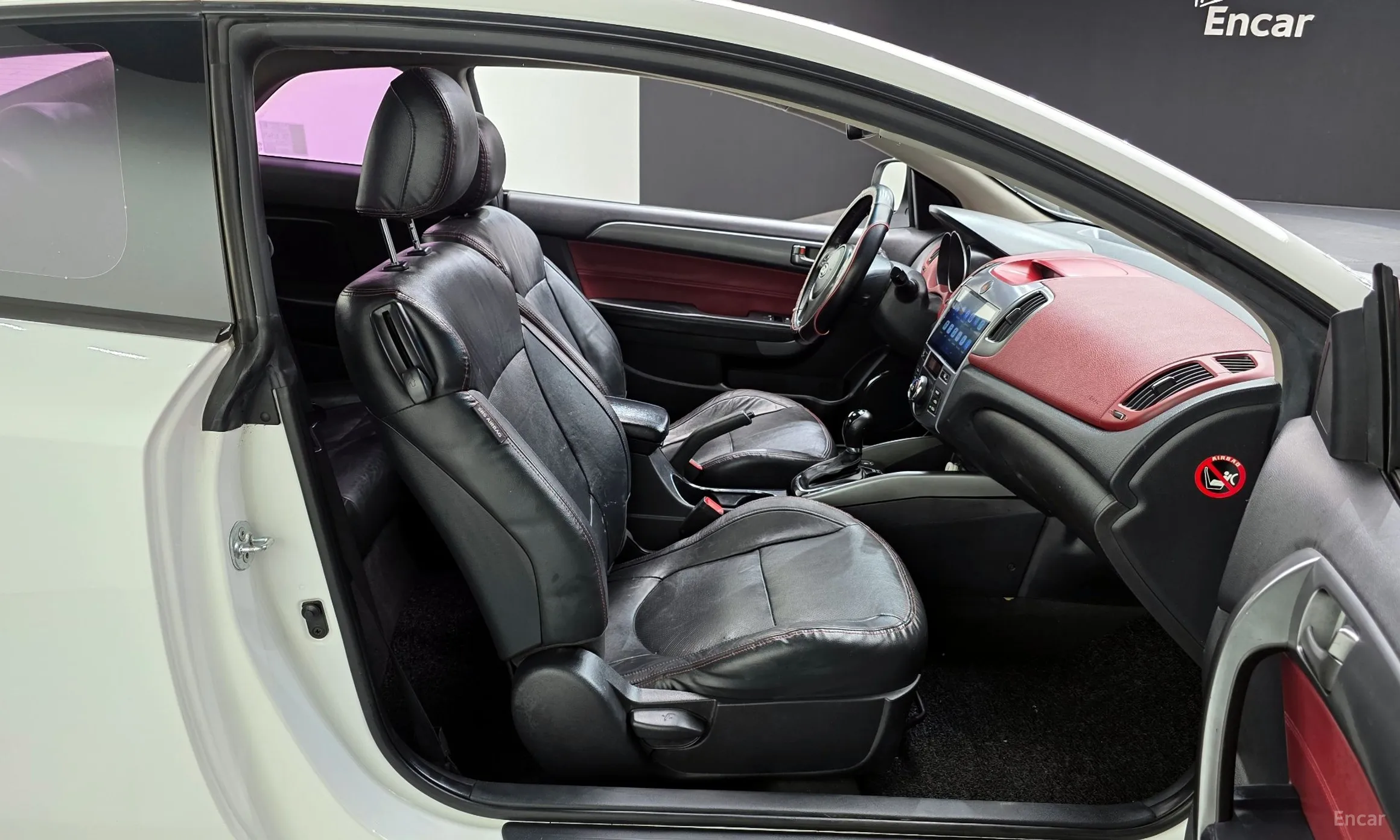 Kia Forte Coop превью 12