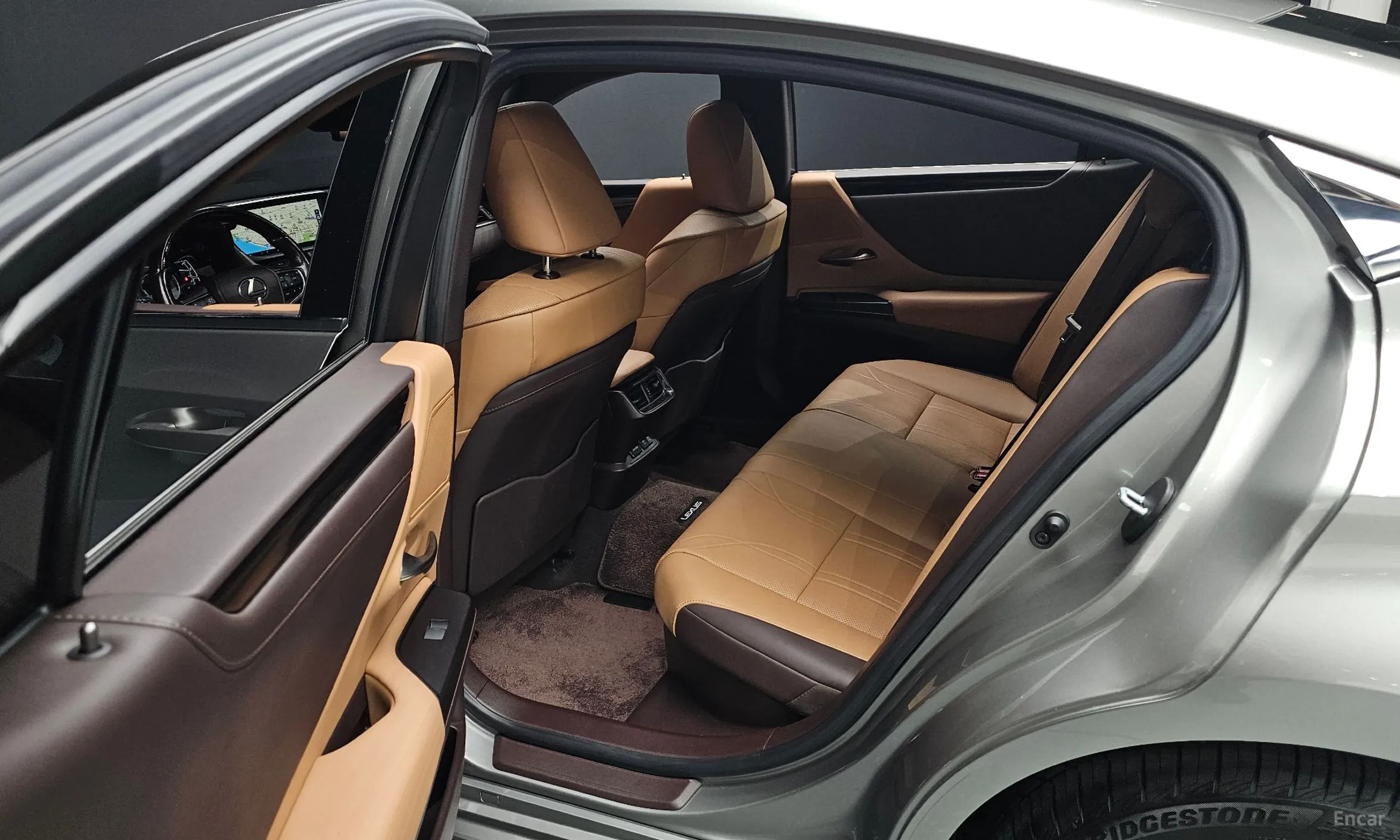 Lexus ES300h 7th Generation превью 12