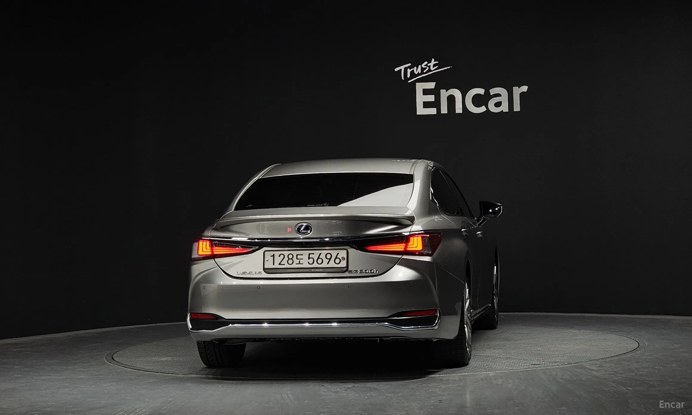 Lexus ES300h 7th Generation превью 4
