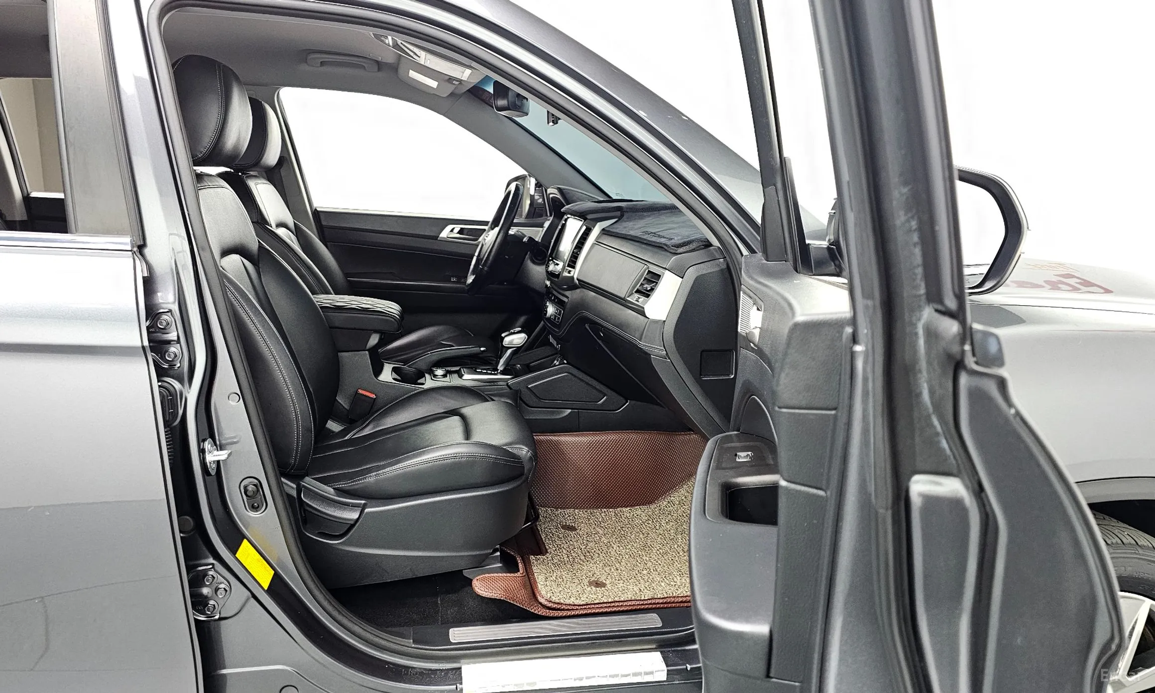 KG Mobility (SsangYong) Rexton Sports превью 11