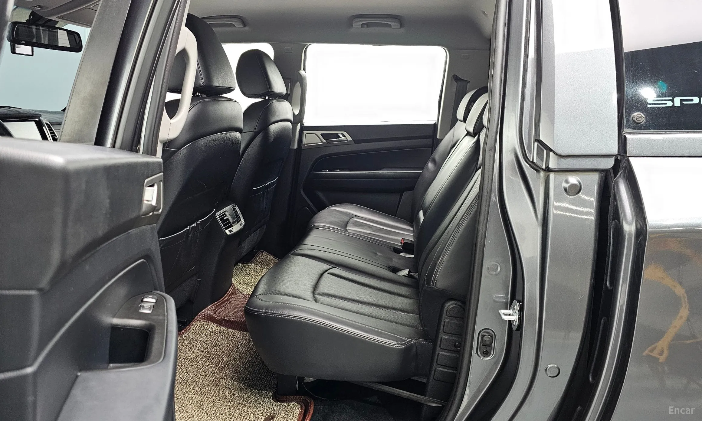 KG Mobility (SsangYong) Rexton Sports превью 12