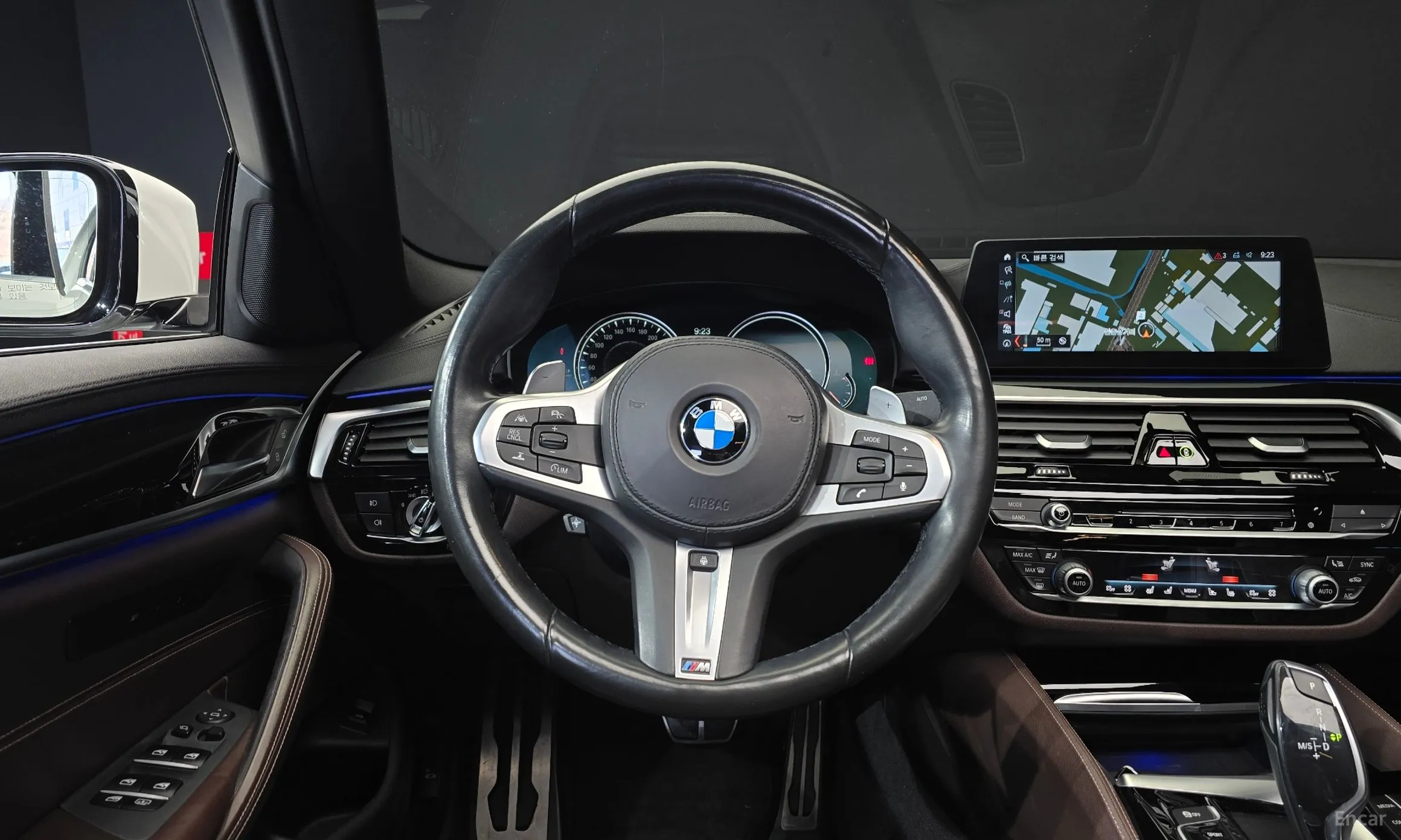 BMW 5 Series (G30) превью 13