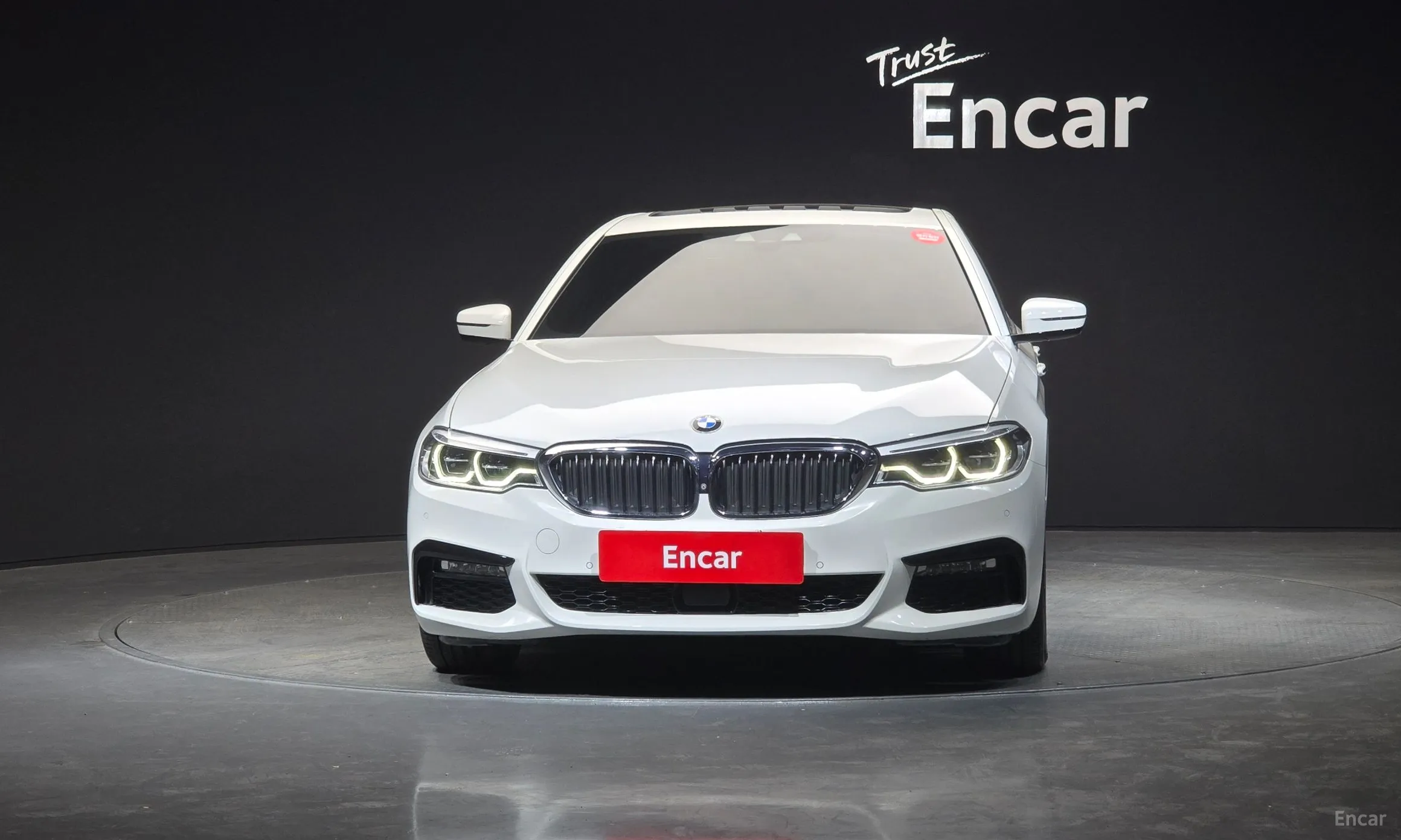 BMW 5 Series (G30) превью 3