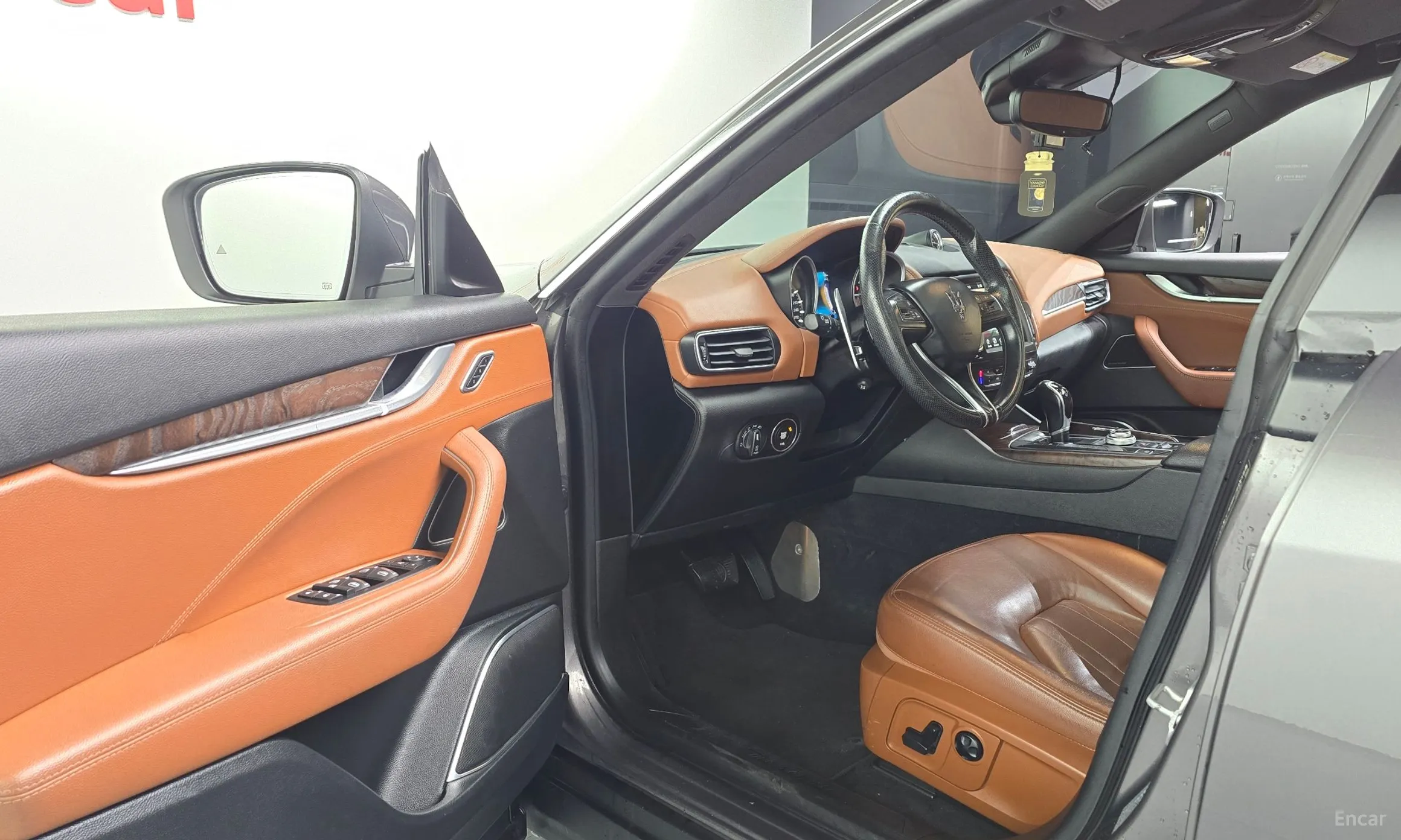 Maserati Levante превью 10