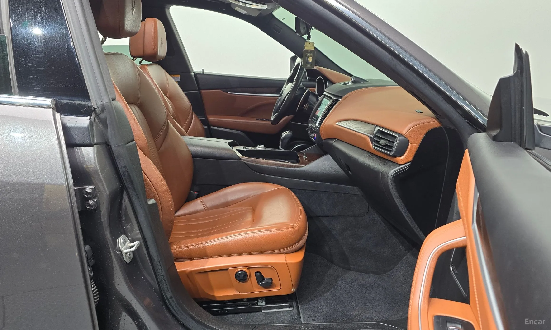 Maserati Levante превью 11