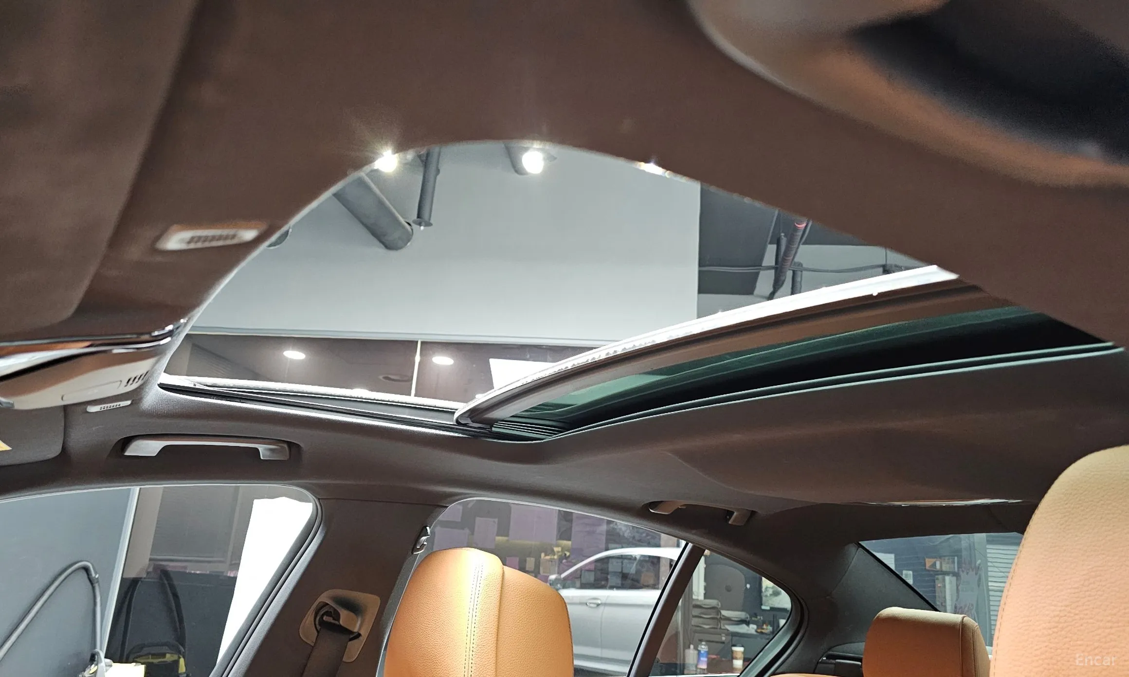 BMW 5 Series (G30) превью 19