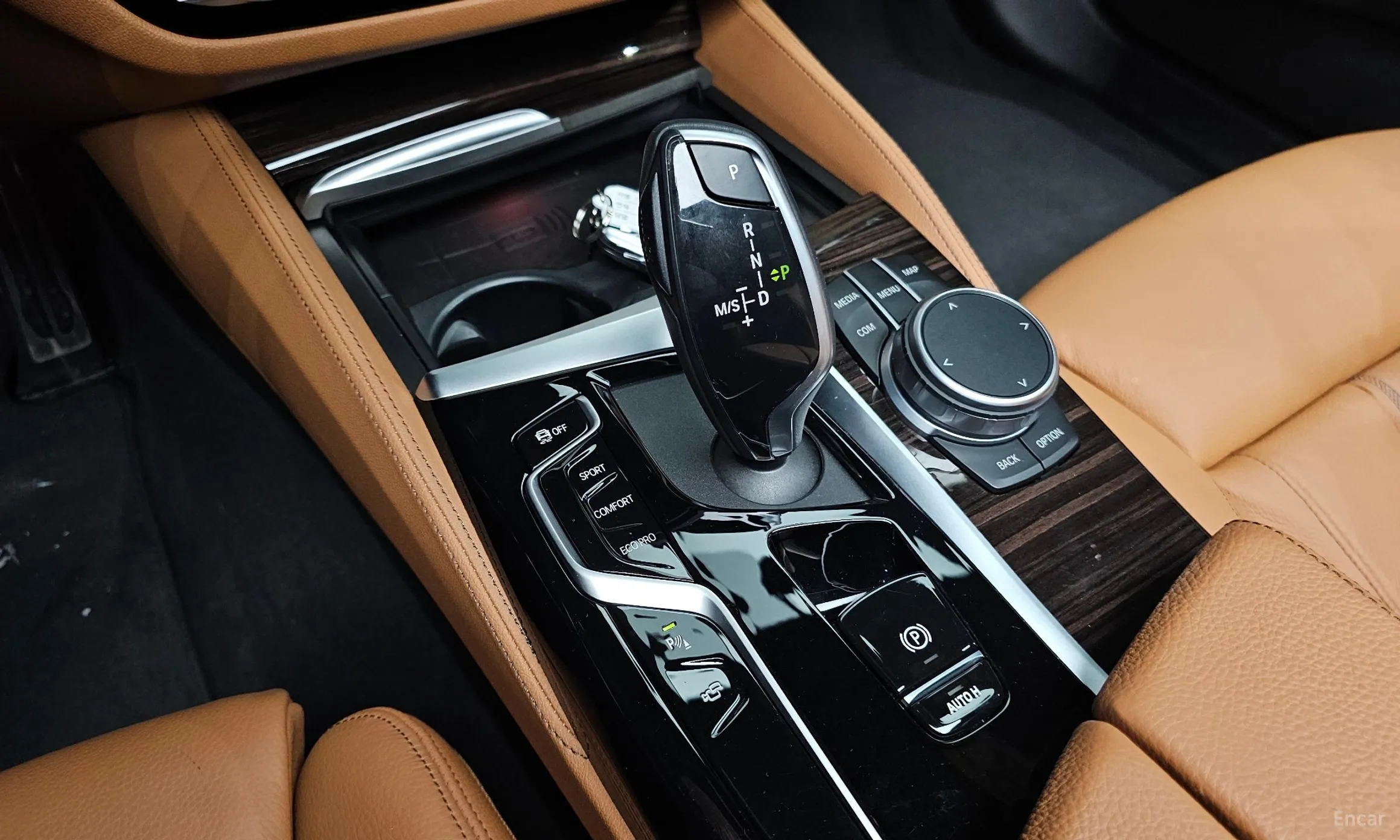 BMW 5 Series (G30) превью 9