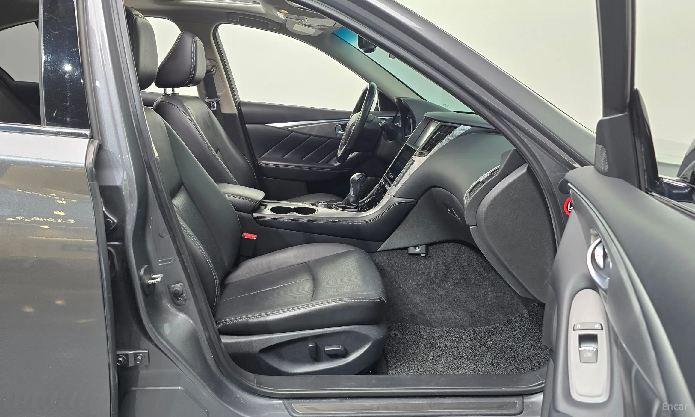 Infiniti Q50 превью 11