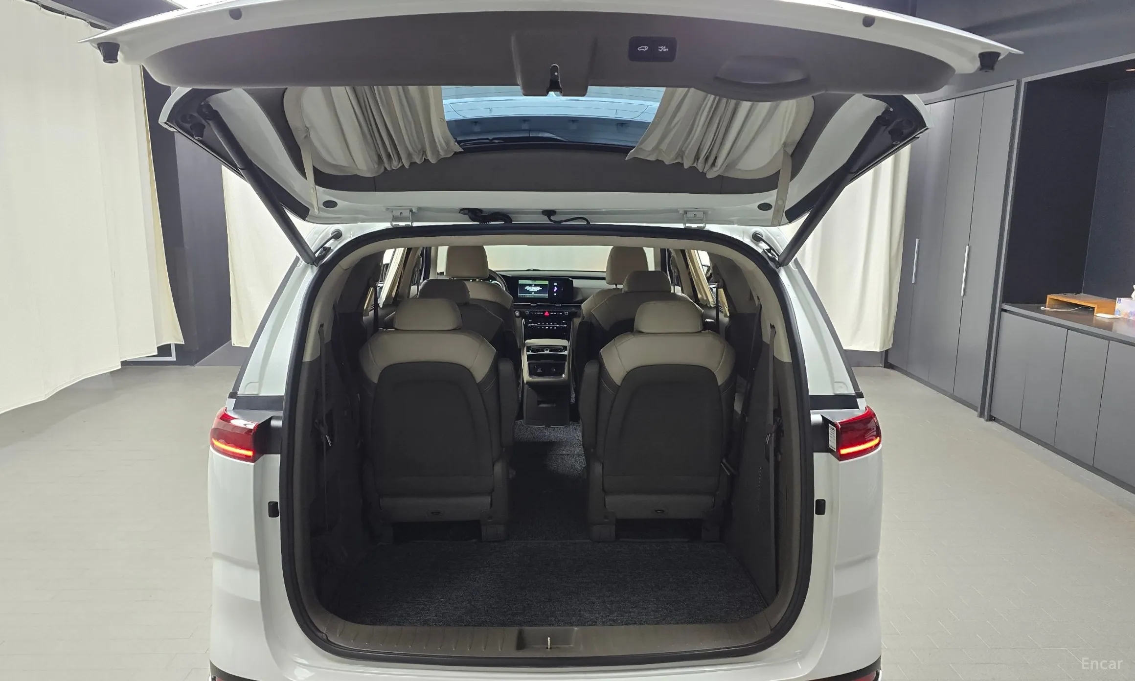 Kia Carnival Gen 4 превью 20