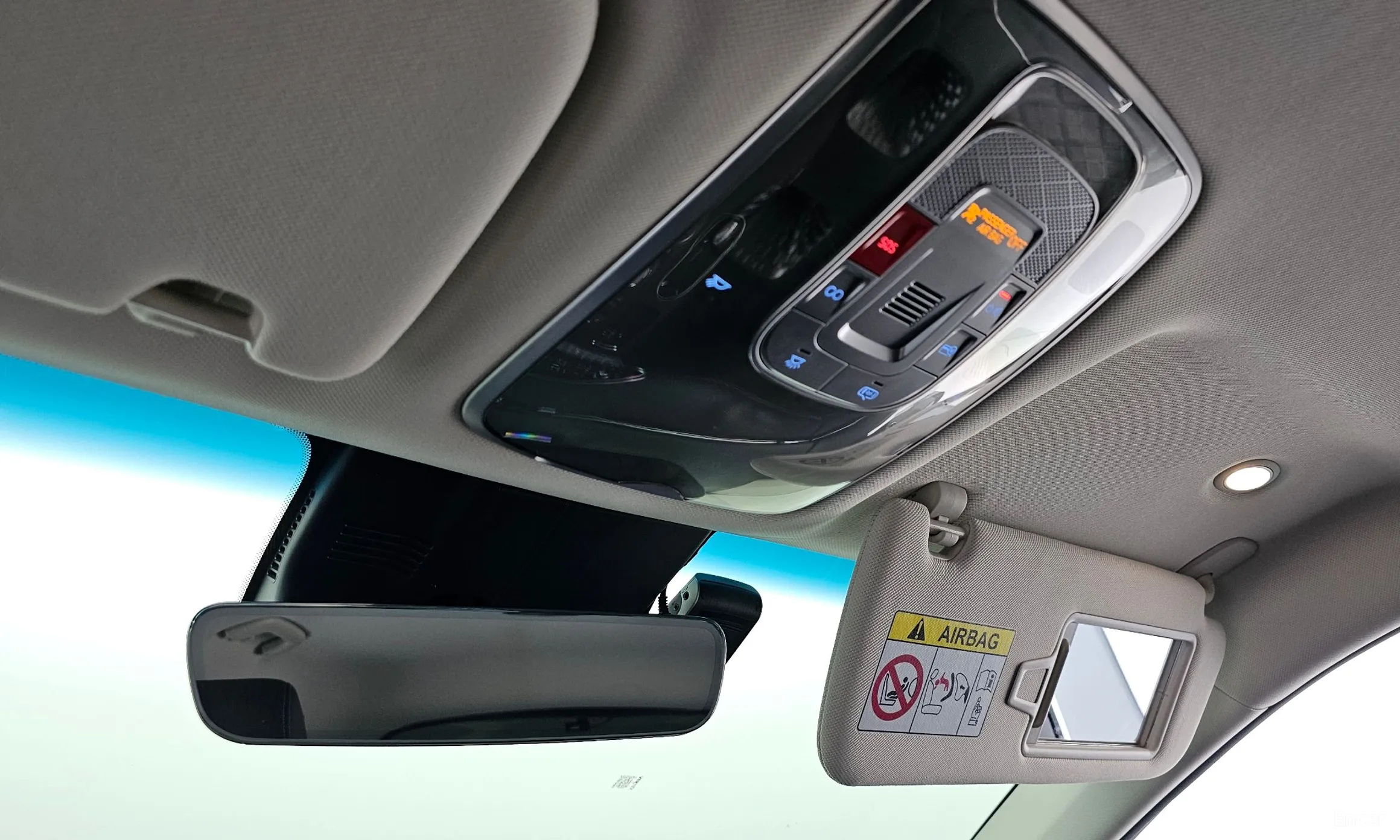 Genesis GV70 превью 19